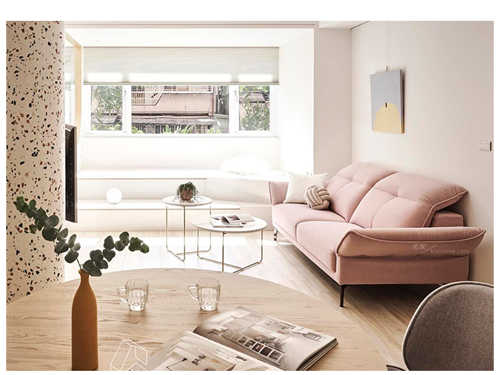 水磨石圓桌 x 頭手都能調整的布蕾沙發