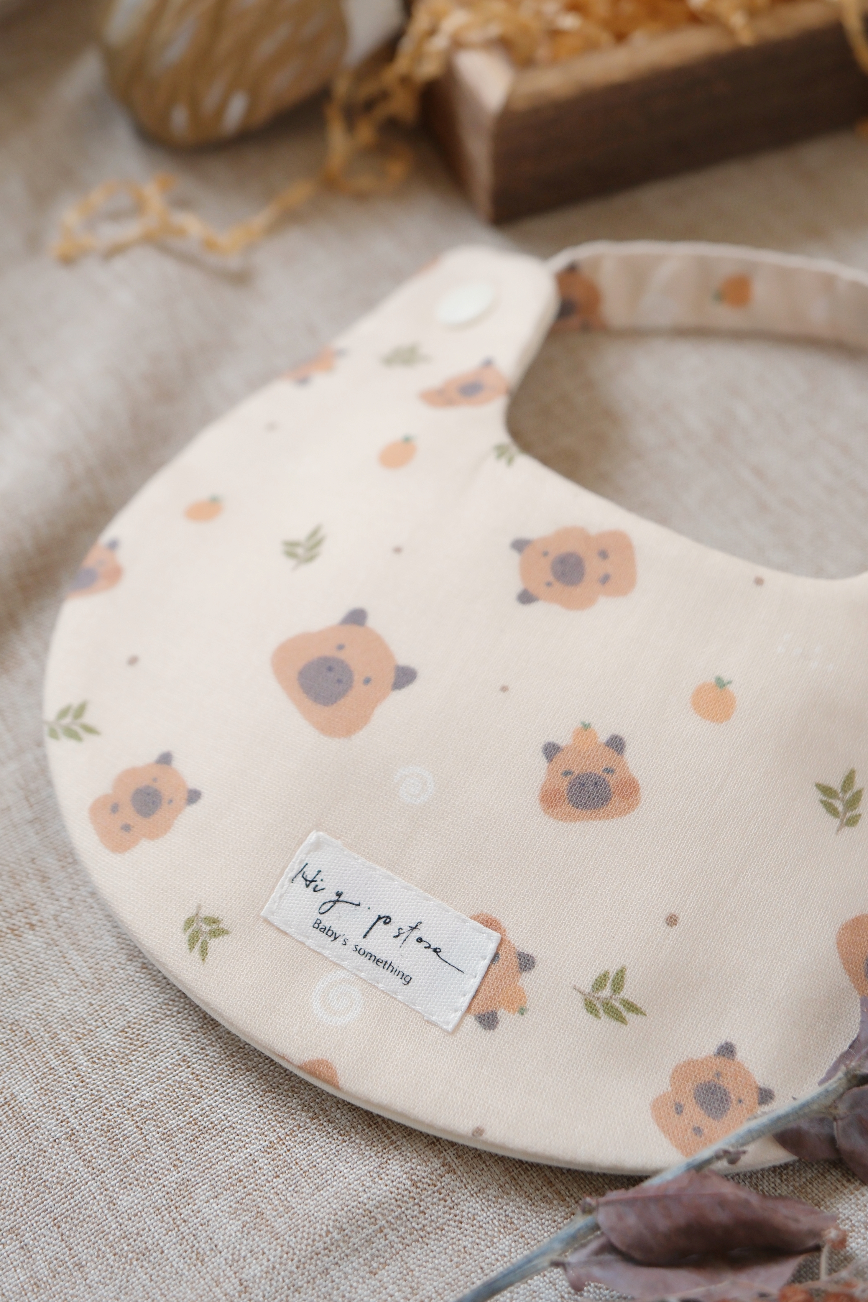 Hi Y.P store-手作圍兜-獨家設計-卡皮巴拉