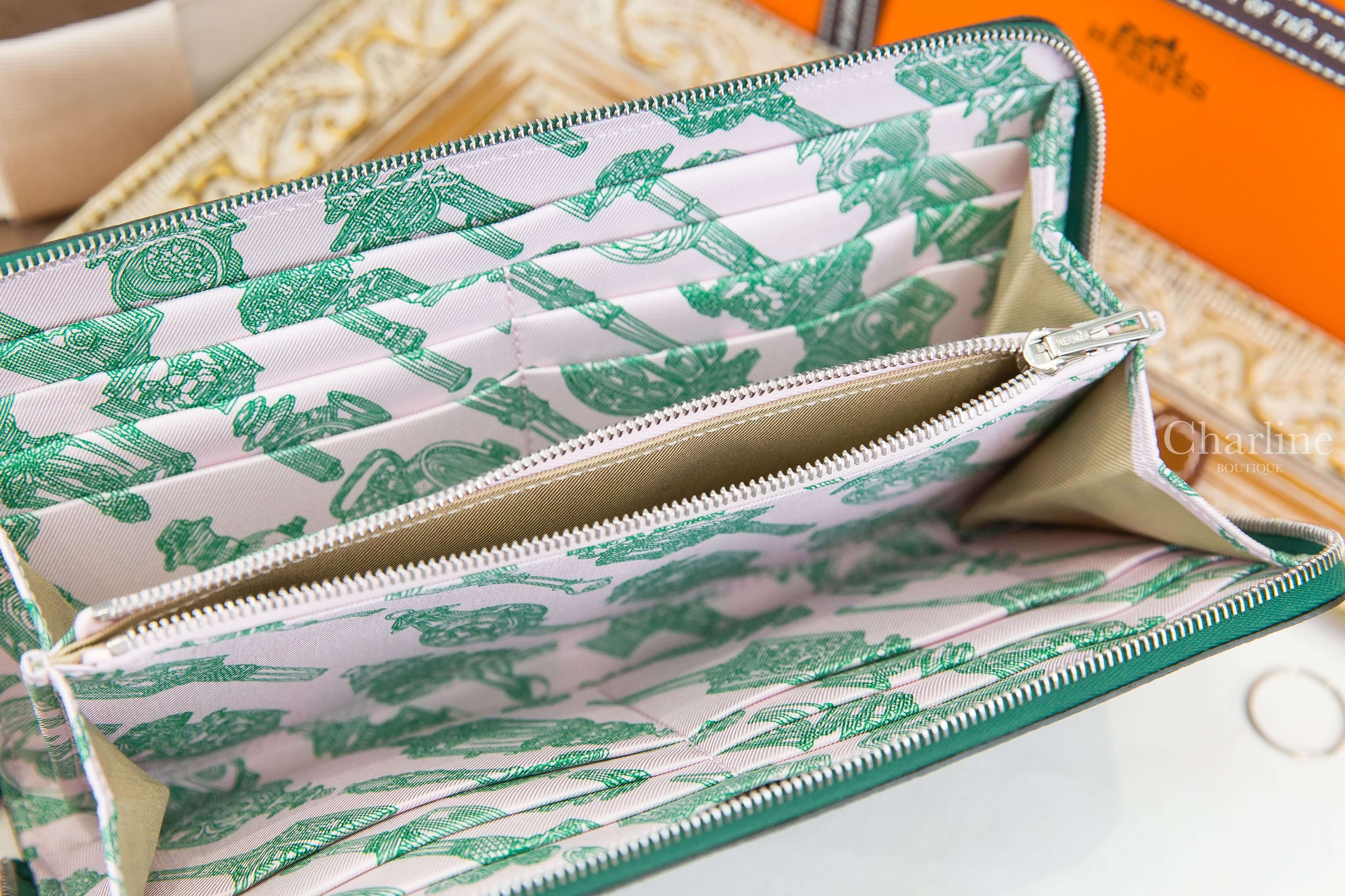 Hermès Silk'in Classique Long Wallet Vert Moyen Epsom 寶石綠絲巾拉鍊長夾-Charline Boutique 精品代購
