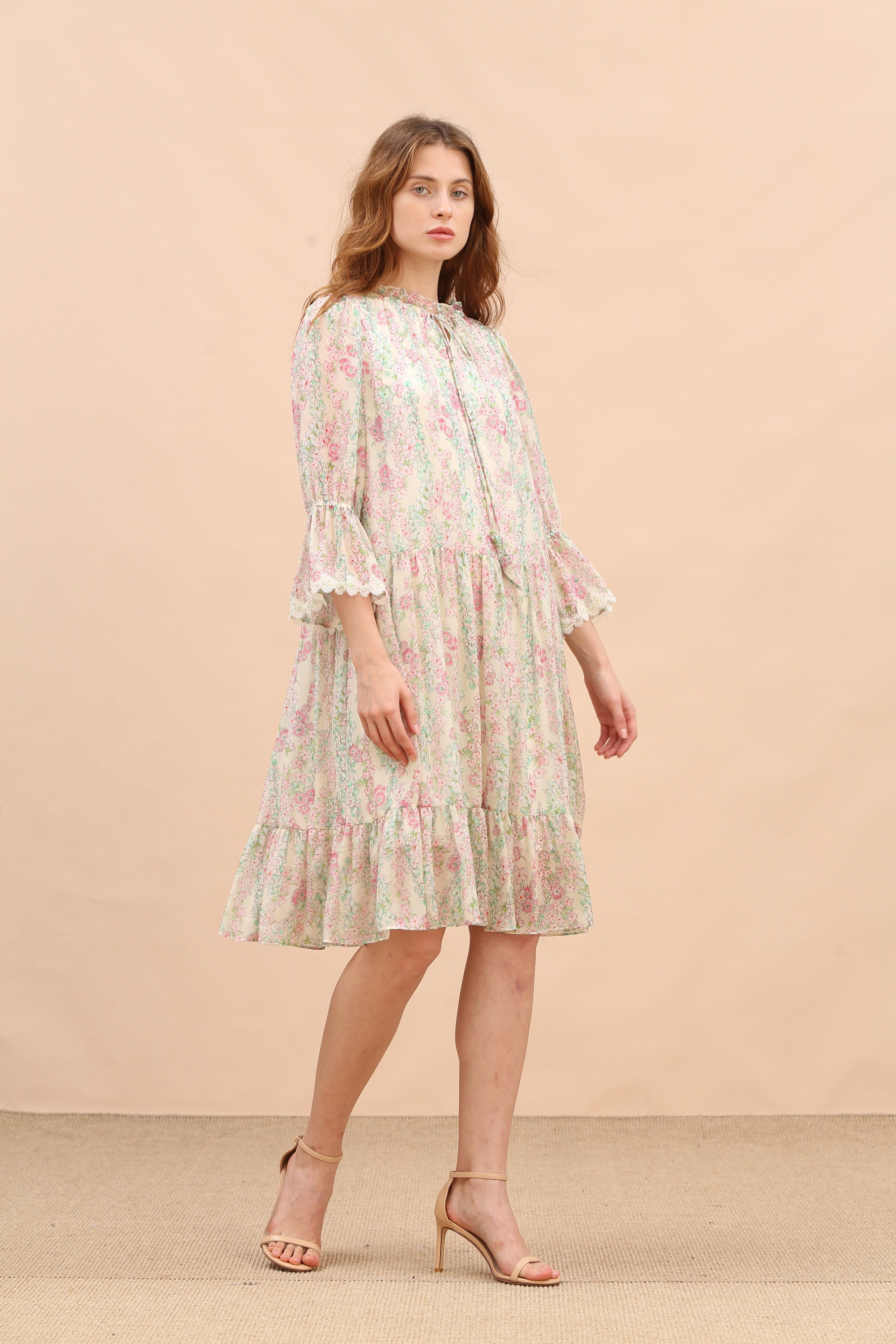 BE10155E1 野薔薇之夢宮廷碎花洋裝 (附腰帶)