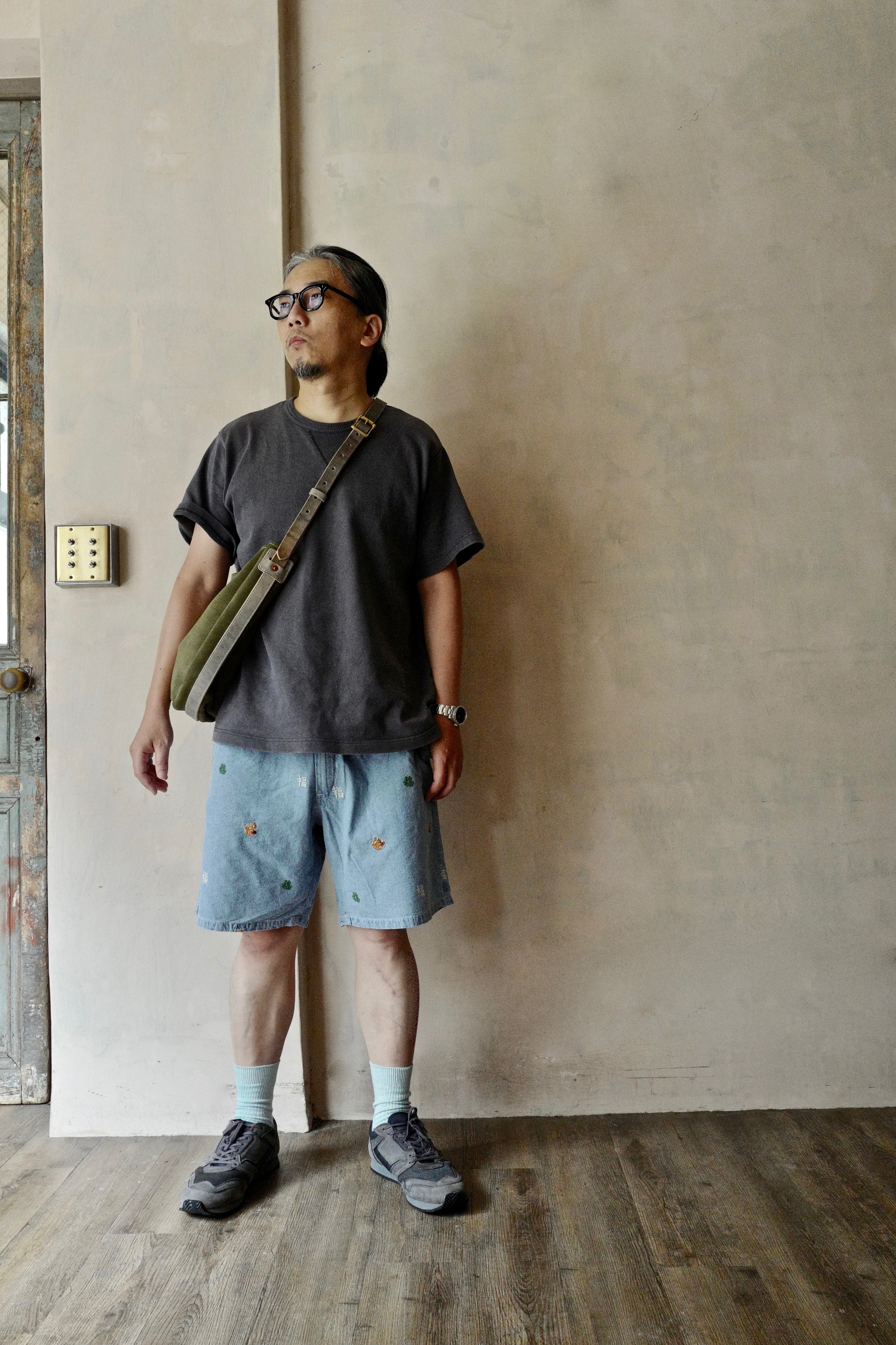 HOUSTON CHAMBRAY ALLOVER EMB EASY SHORTS / INDIGO BLEACH