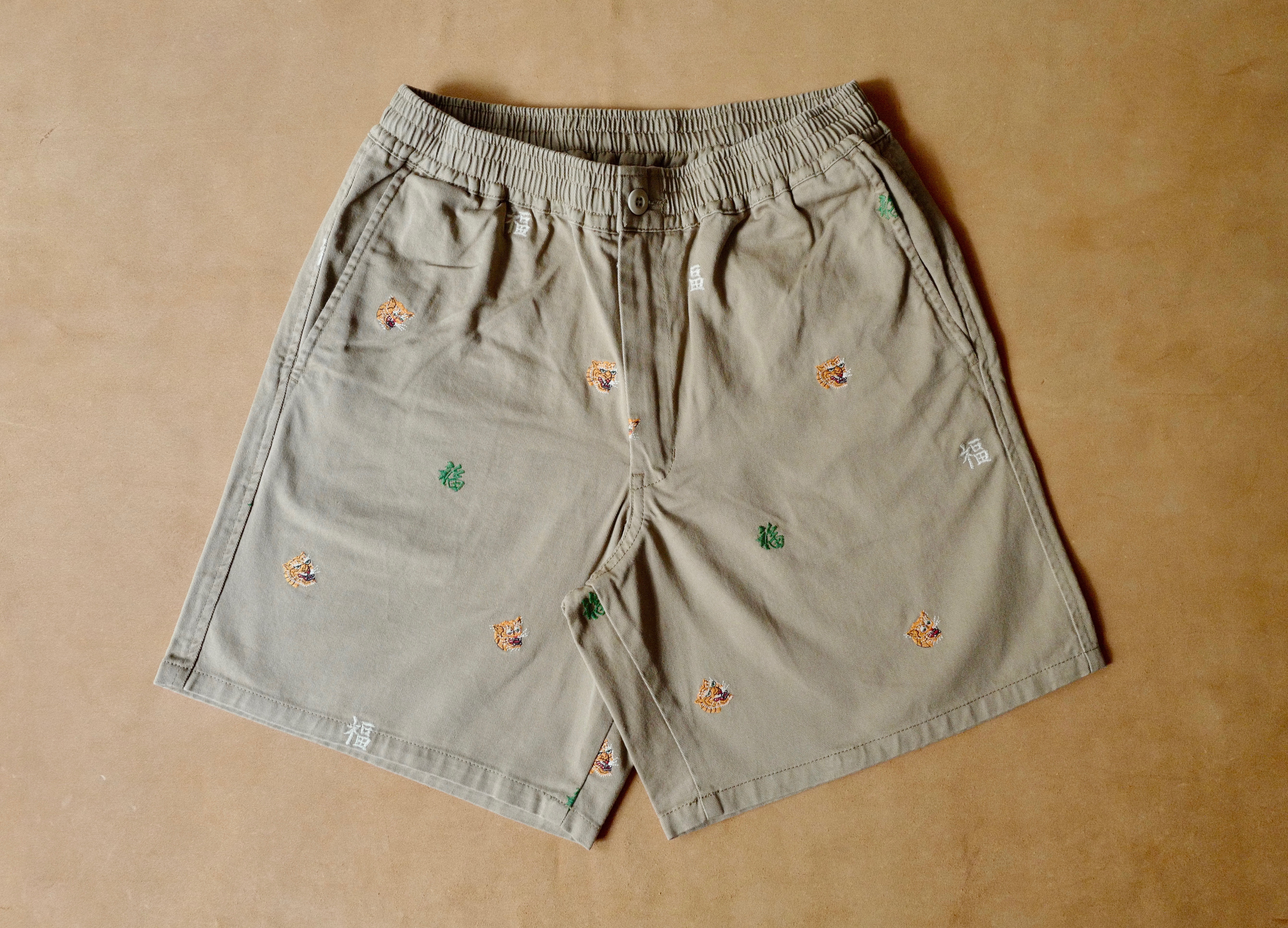 HOUSTON TWILL ALLOVER EMB EASY SHORTS / BEIGE
