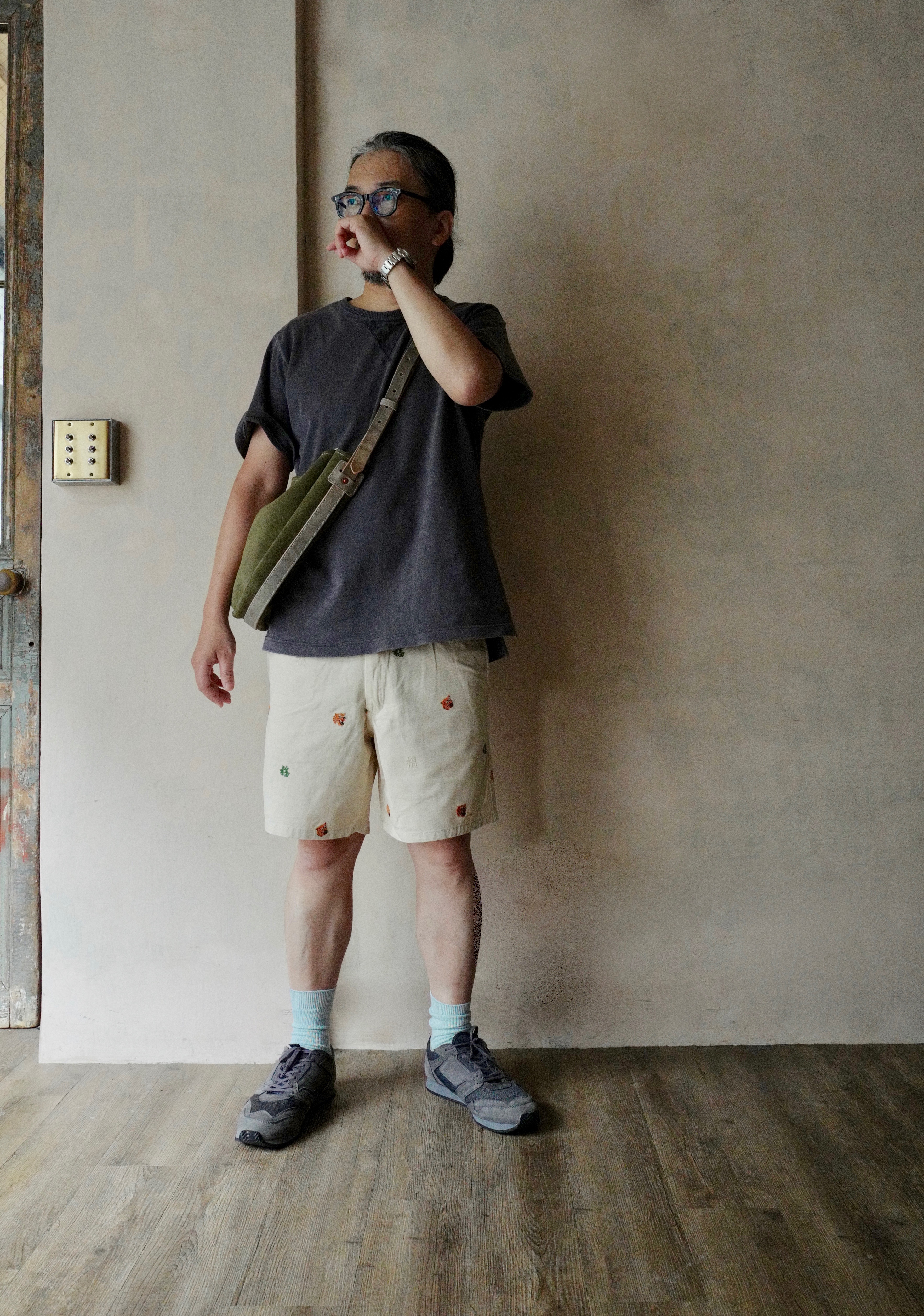 HOUSTON TWILL ALLOVER EMB EASY SHORTS / NATURAL