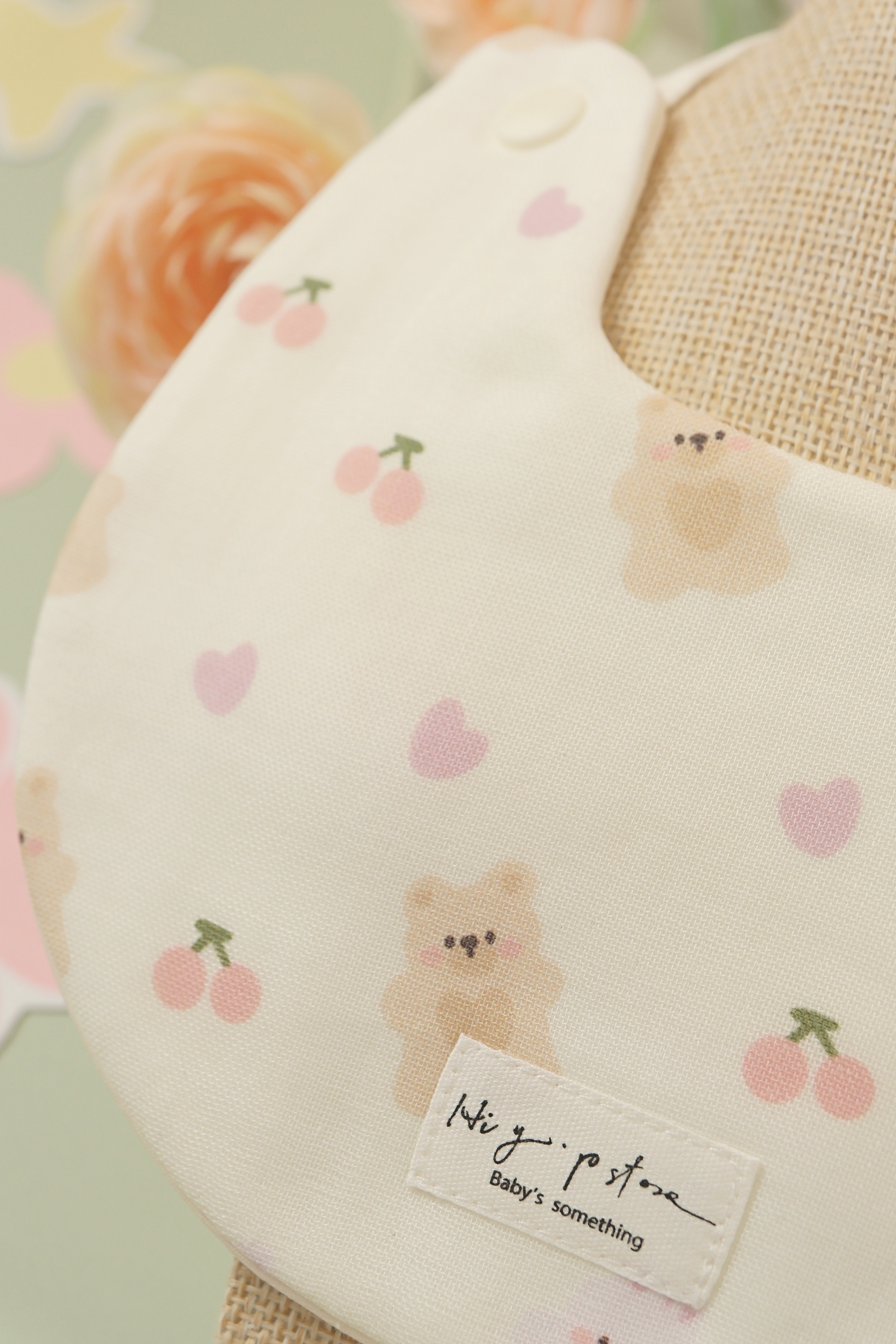 Hi Y.P store-手作圍兜-獨家設計-軟糖熊兔