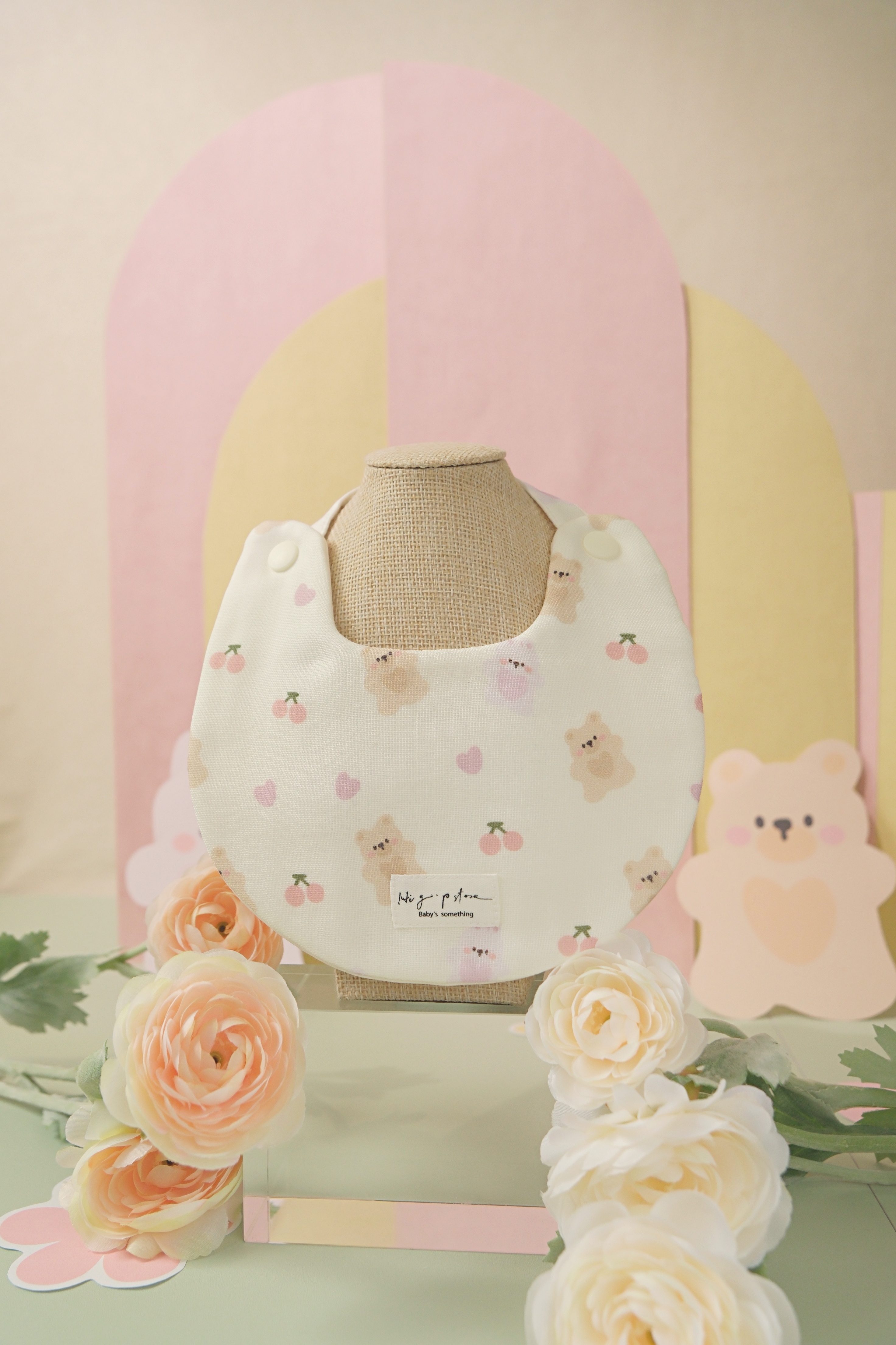 Hi Y.P store-手作圍兜-獨家設計-軟糖熊兔