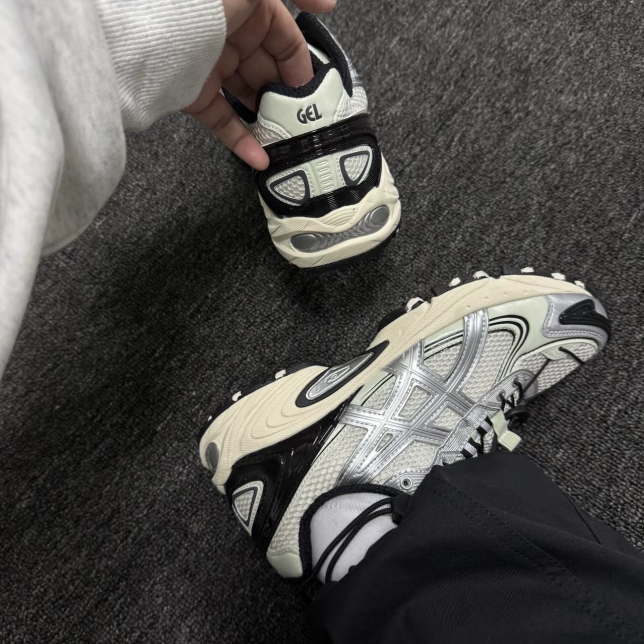 ASICS GEL-KAHANA TR V4 銀灰 金屬 抽繩鞋帶 運動 科技感 亞瑟士 1203A716-100