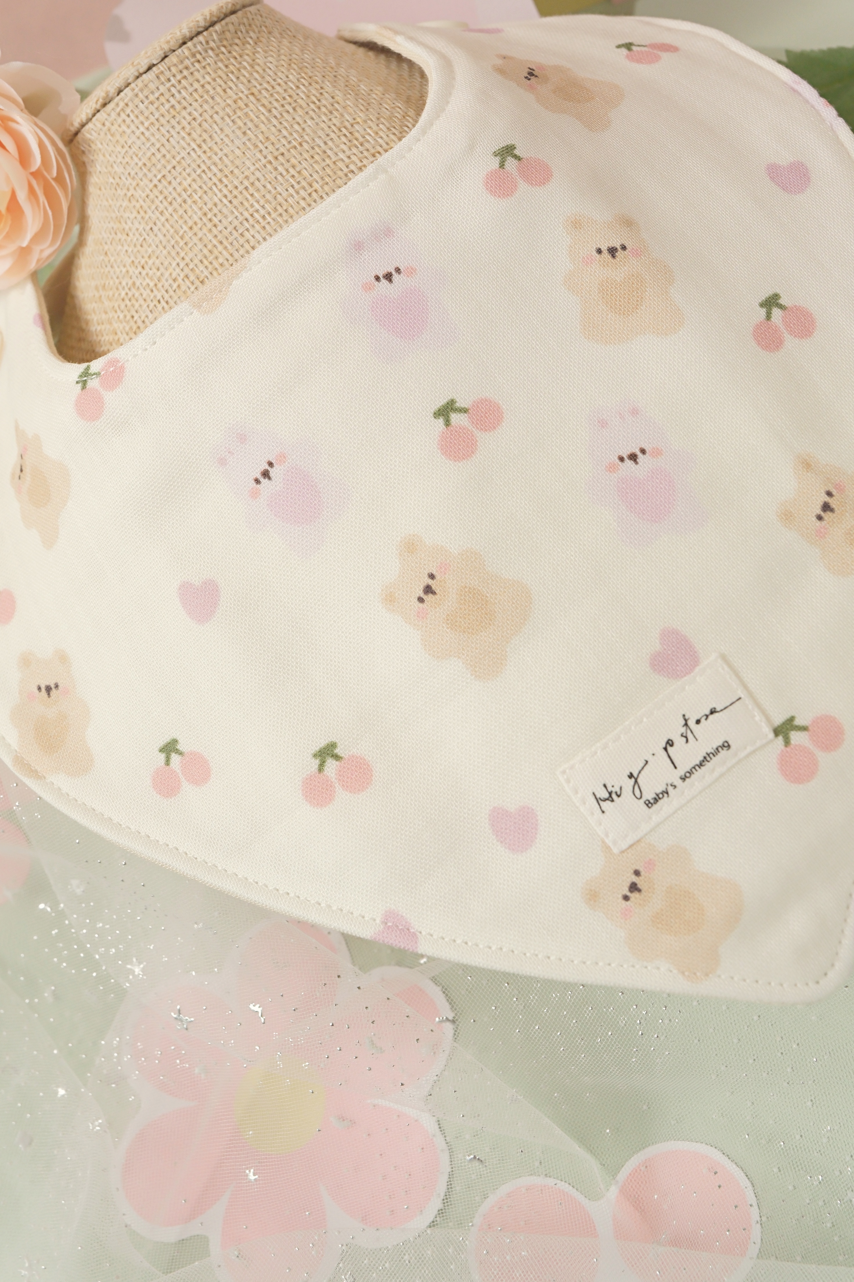 Hi Y.P store-手作圍兜-雙面三角兜-軟糖熊兔