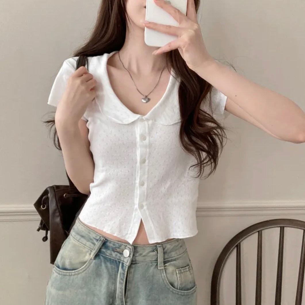 【優惠現貨】韓國娃娃領通花鈕扣TOP（5色）