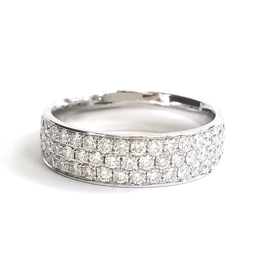 18K白金天然鑽石寬版排鑽戒指