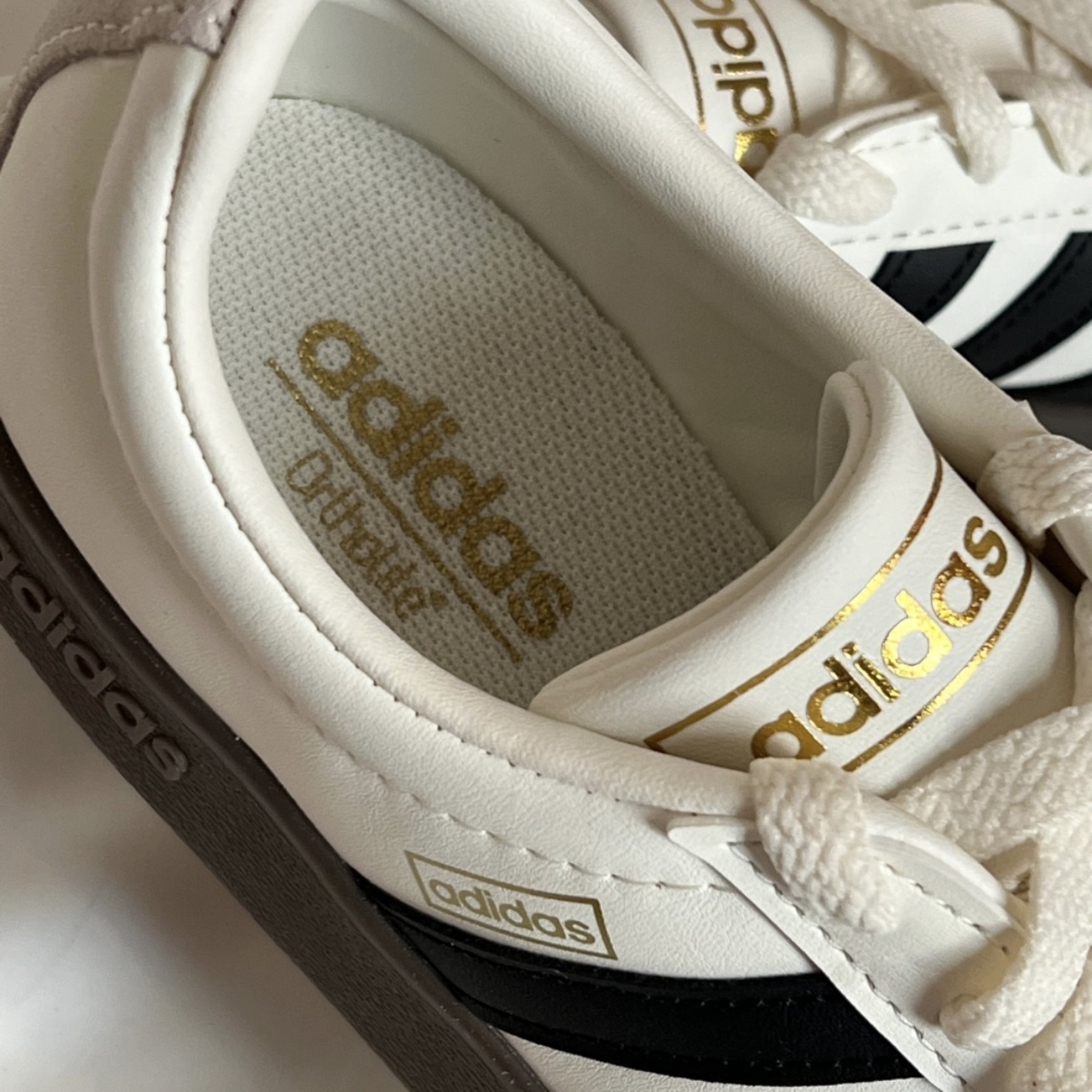ADIDAS VL COURT CLASSIC 米白黑 復古 焦糖底 中鞋鞋款 愛迪達 JQ1501