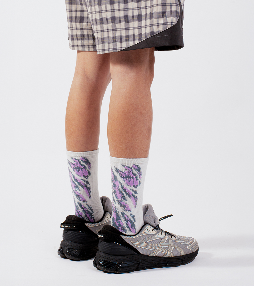 nozzle quiz®｜LANDING 中高筒休閒襪 (冰黑、冰白、冰粉)