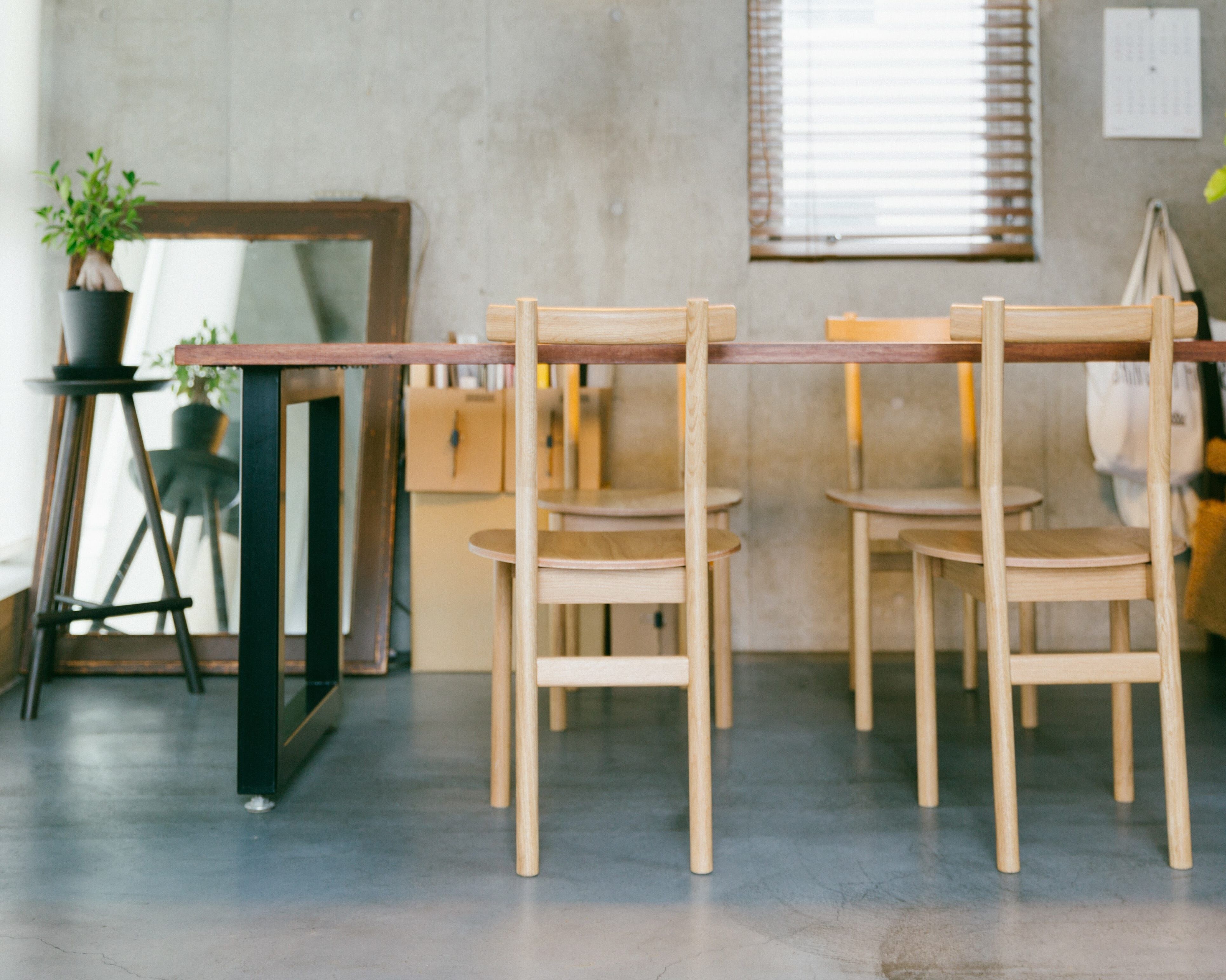 Omusubi Chair 無垢木餐椅