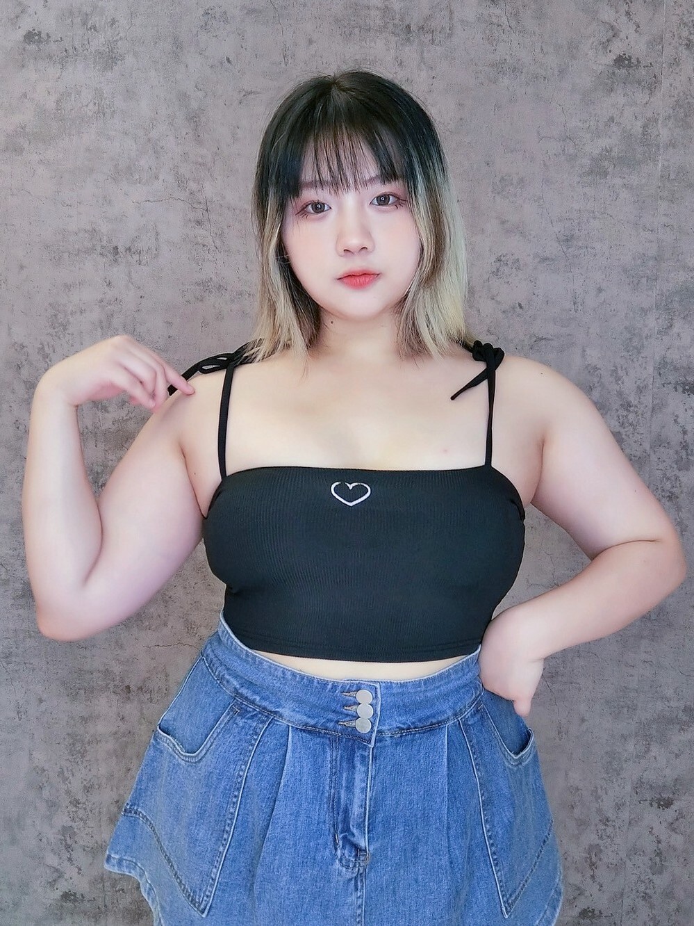 刺繡愛心平口綁帶小可愛