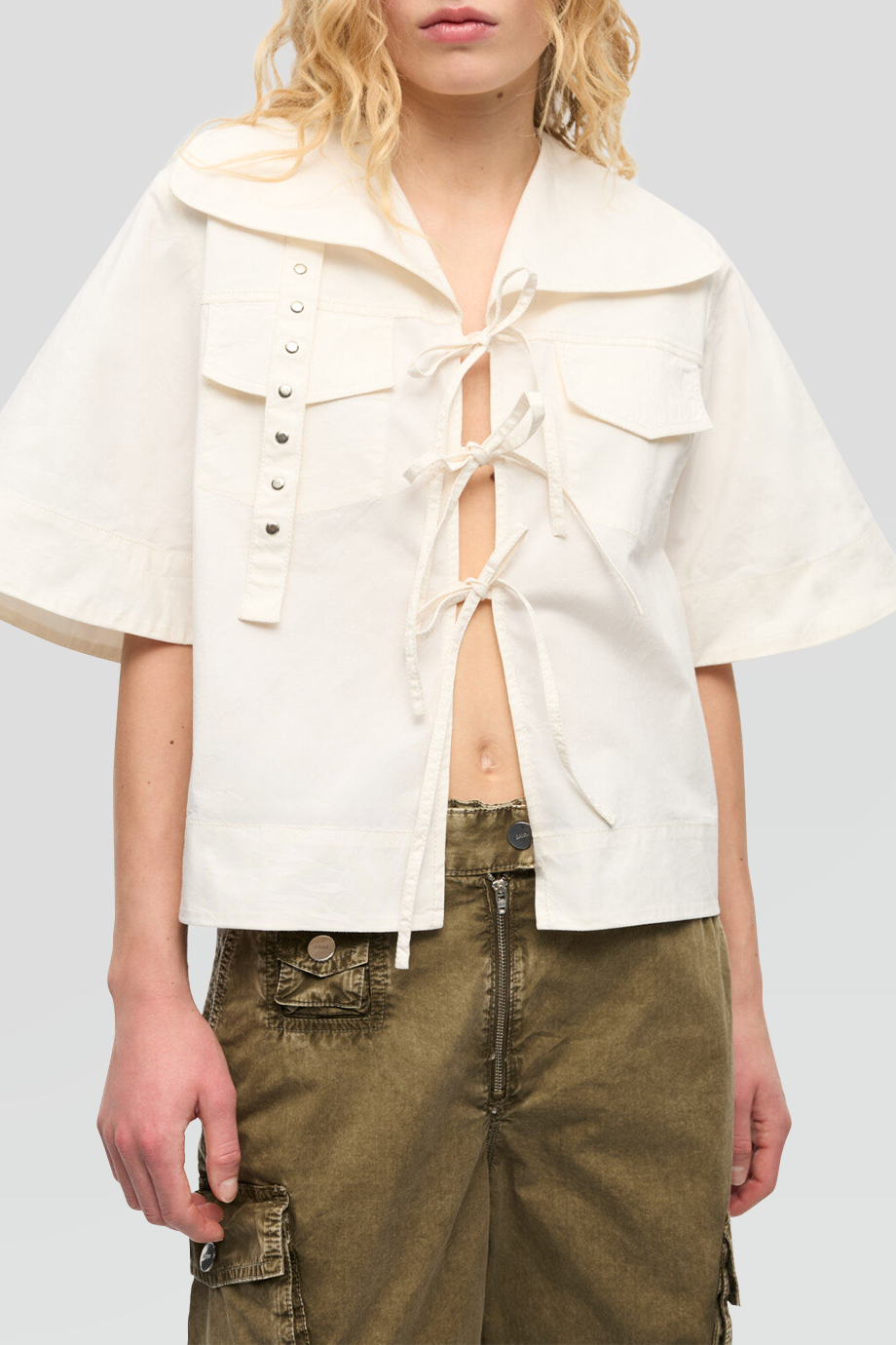 GANNI｜COWL 翻領寬袖前繫帶襯衫