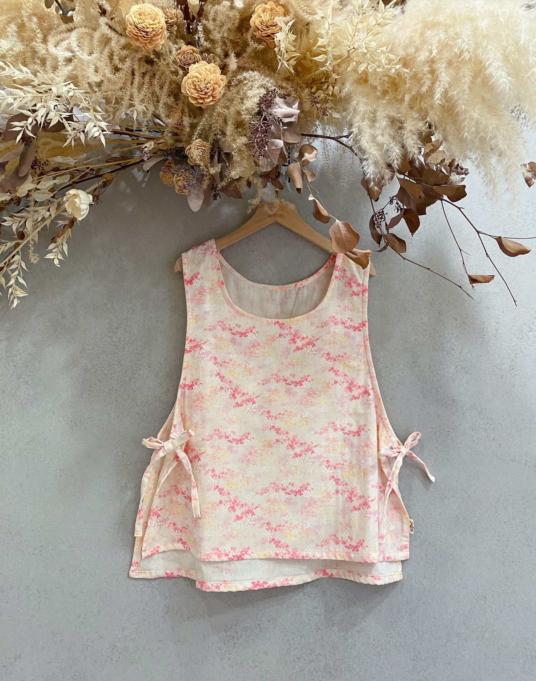 粉小碎花 媽咪側邊啾啾短背心