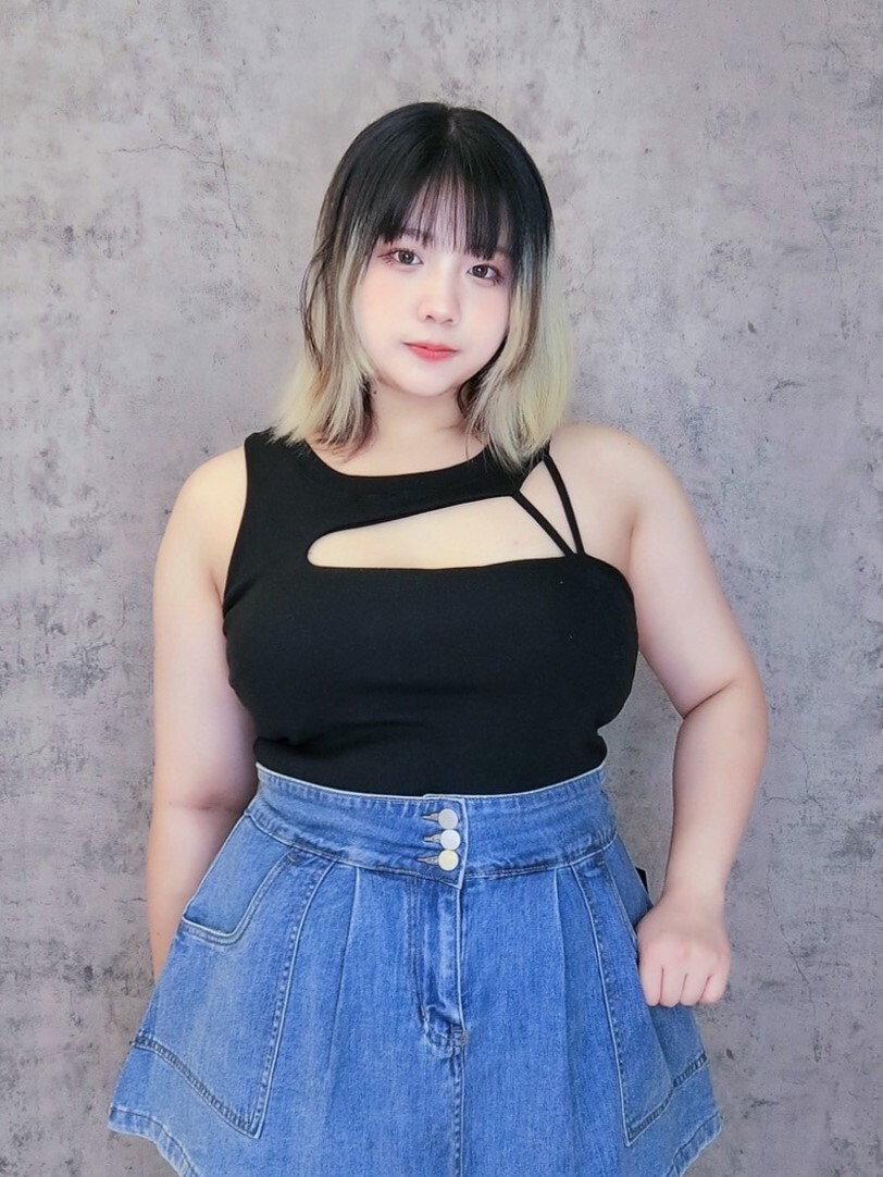 不規則胸開洞背心*有胸墊