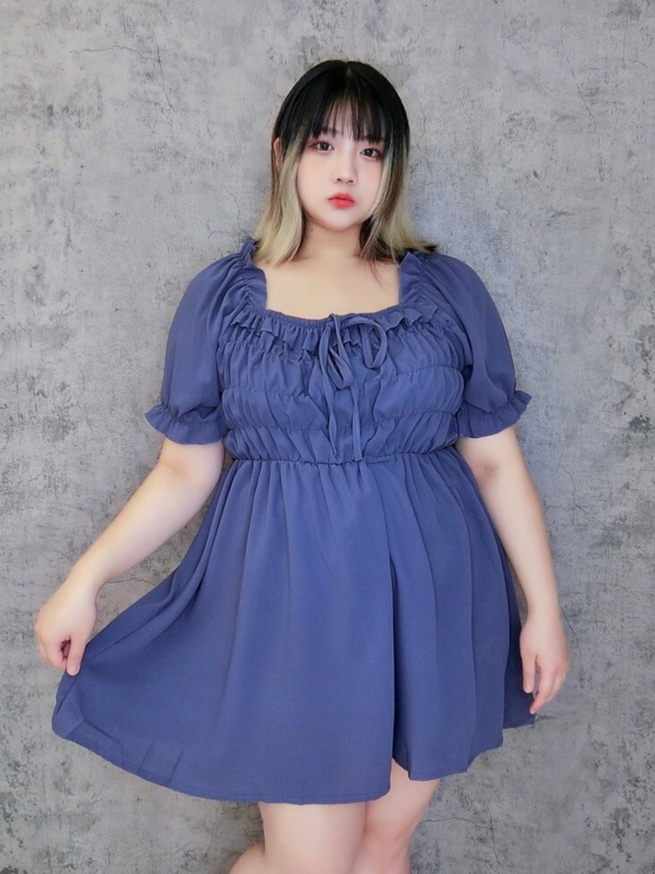 甜妹泡泡袖橡筋小洋裝
