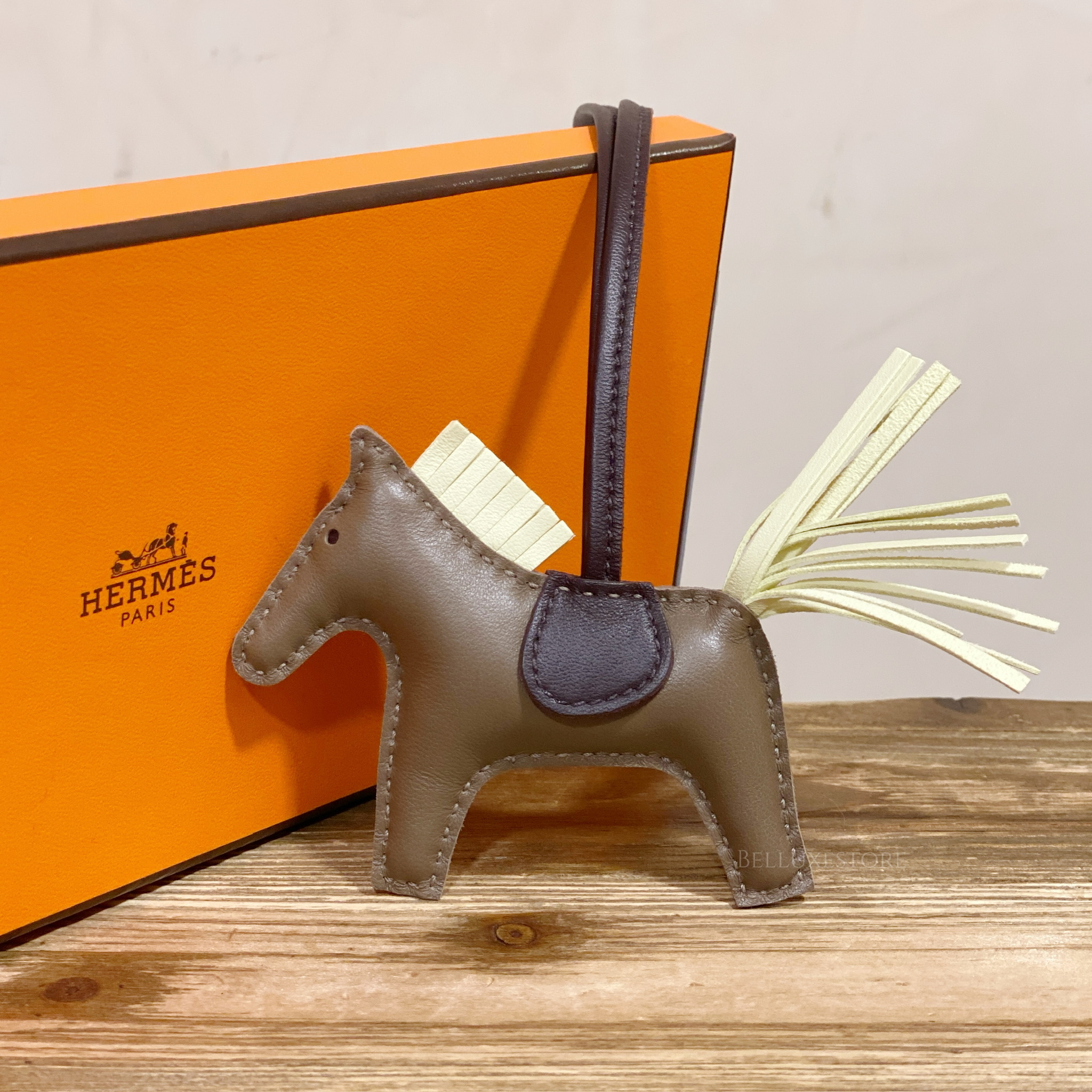 エルメス rodeo stamp W etoupe/milton チャーム エルメス rodeo stamp W etoupe/milton チャーム 新色☆エルメス