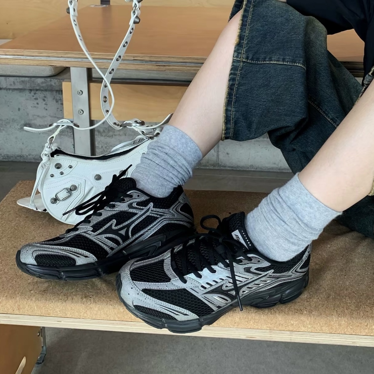 MIZUNO SPEED 2010 黑銀色 低筒 舒適 運動鞋 美津濃 D1GH251703