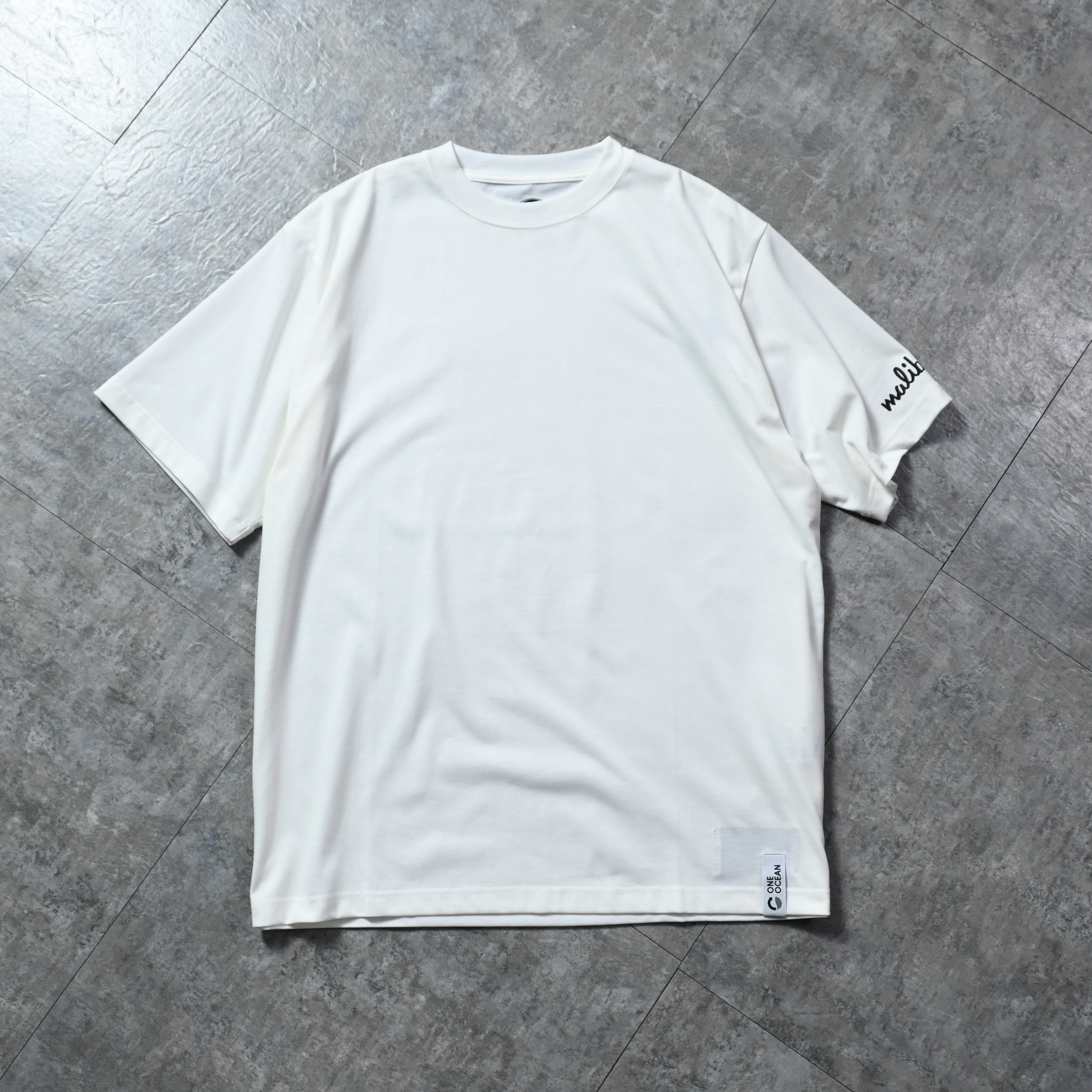 Malibu Shirts Japan Standard T-Shirt