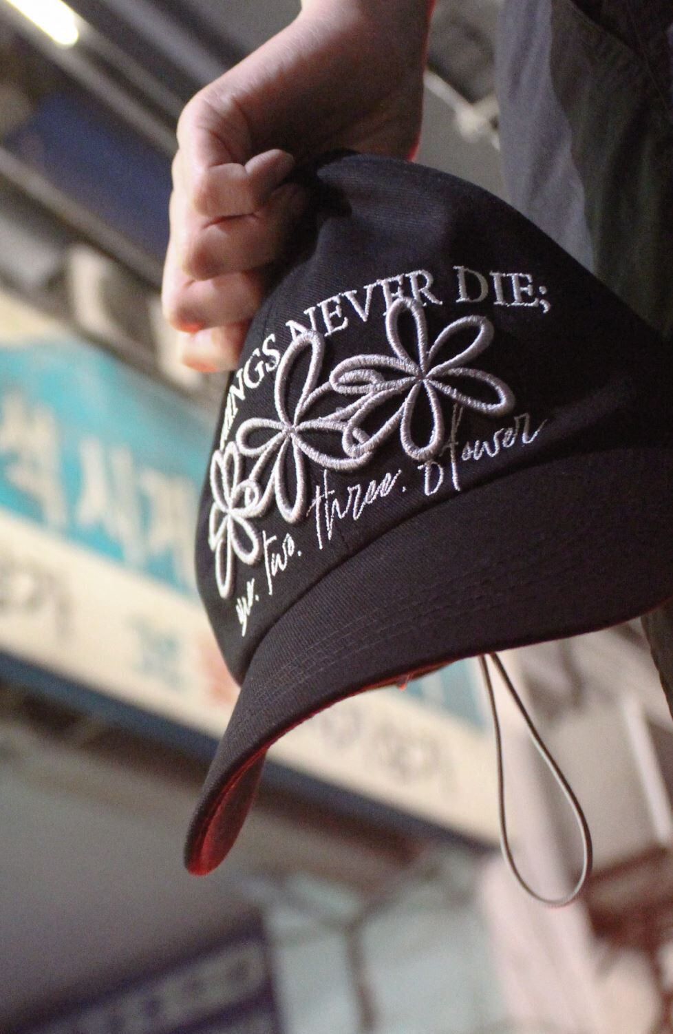 【預購】ONGO黑色棒球帽 三朵小花系列-黑白花