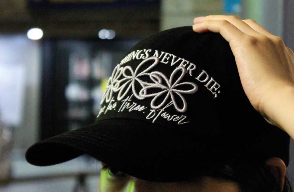 【預購】ONGO黑色棒球帽 三朵小花系列-黑白花