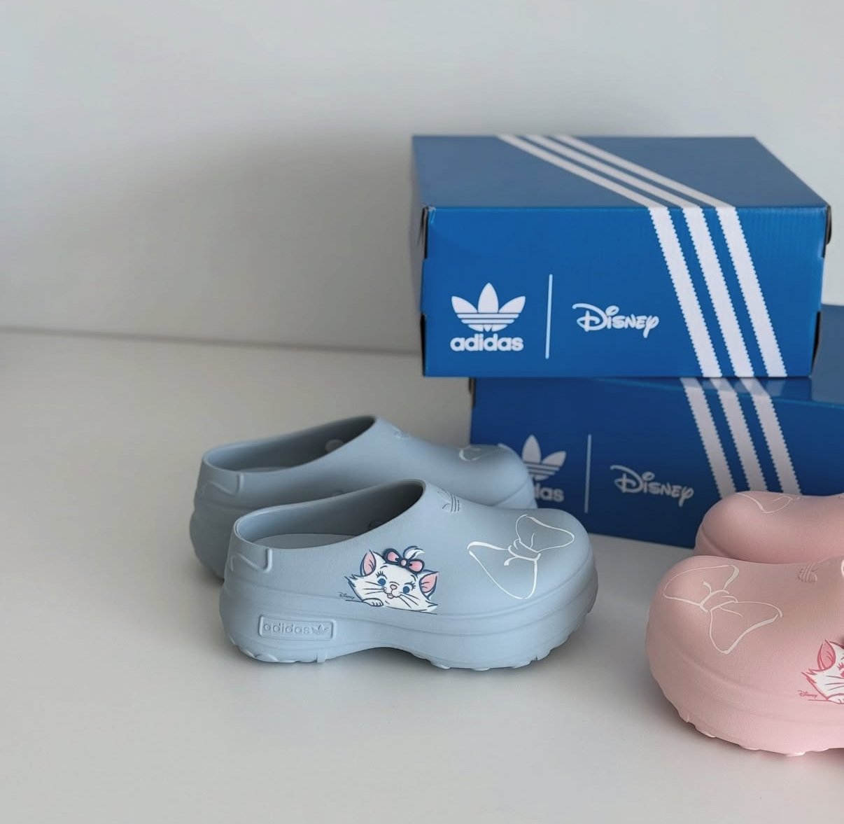 Disney 迪士尼 X Adidas Adifom Stan Mule 瑪莉貓 貓兒歷險記 廚師鞋 穆勒鞋 懶人鞋 拖鞋 涼鞋 淡粉 寶寶藍 JR7150 JR4245/預購