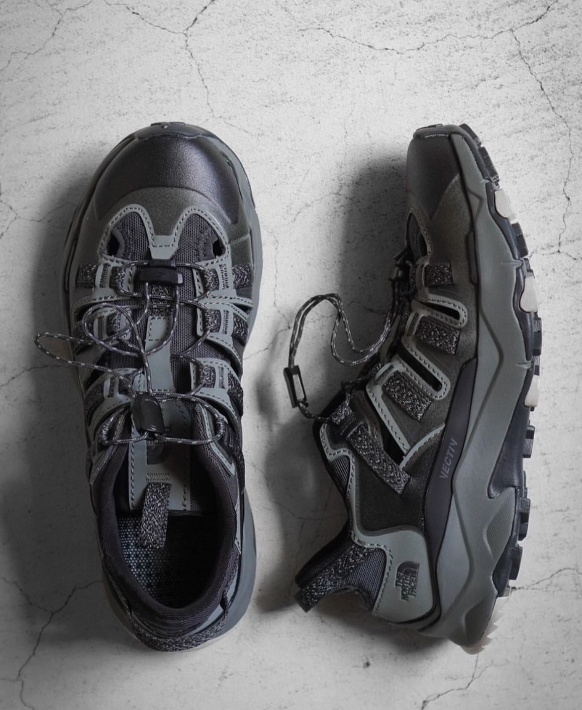 靴 THE NORTH FACE VECTIV TARAVAL BREEZE