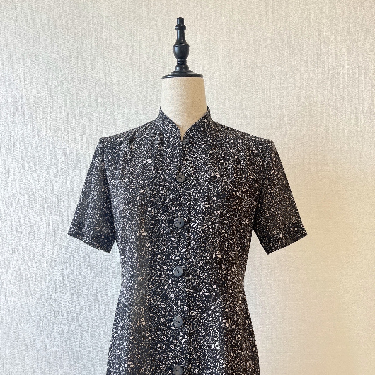 黑色小碎花古著連身裙