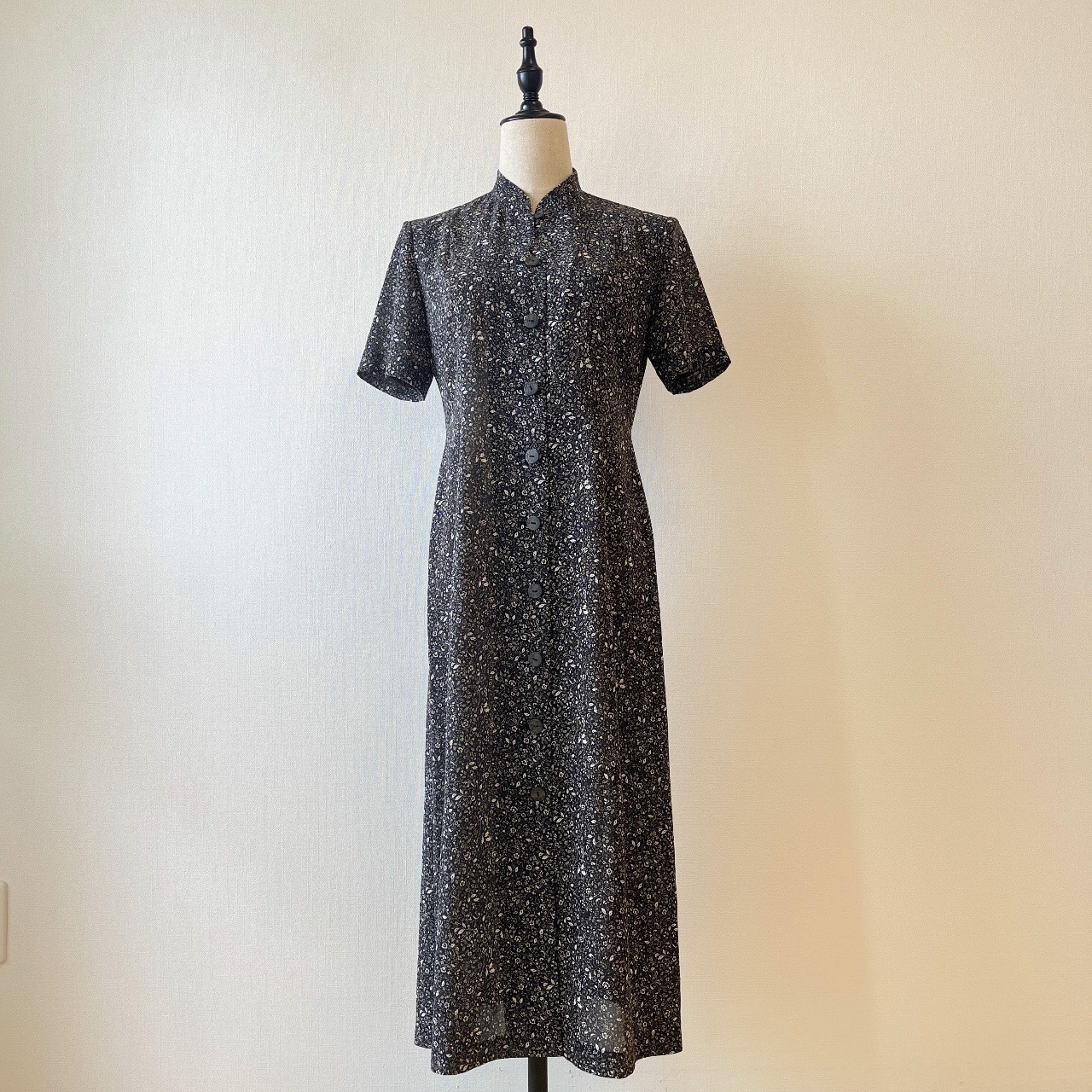 黑色小碎花古著連身裙