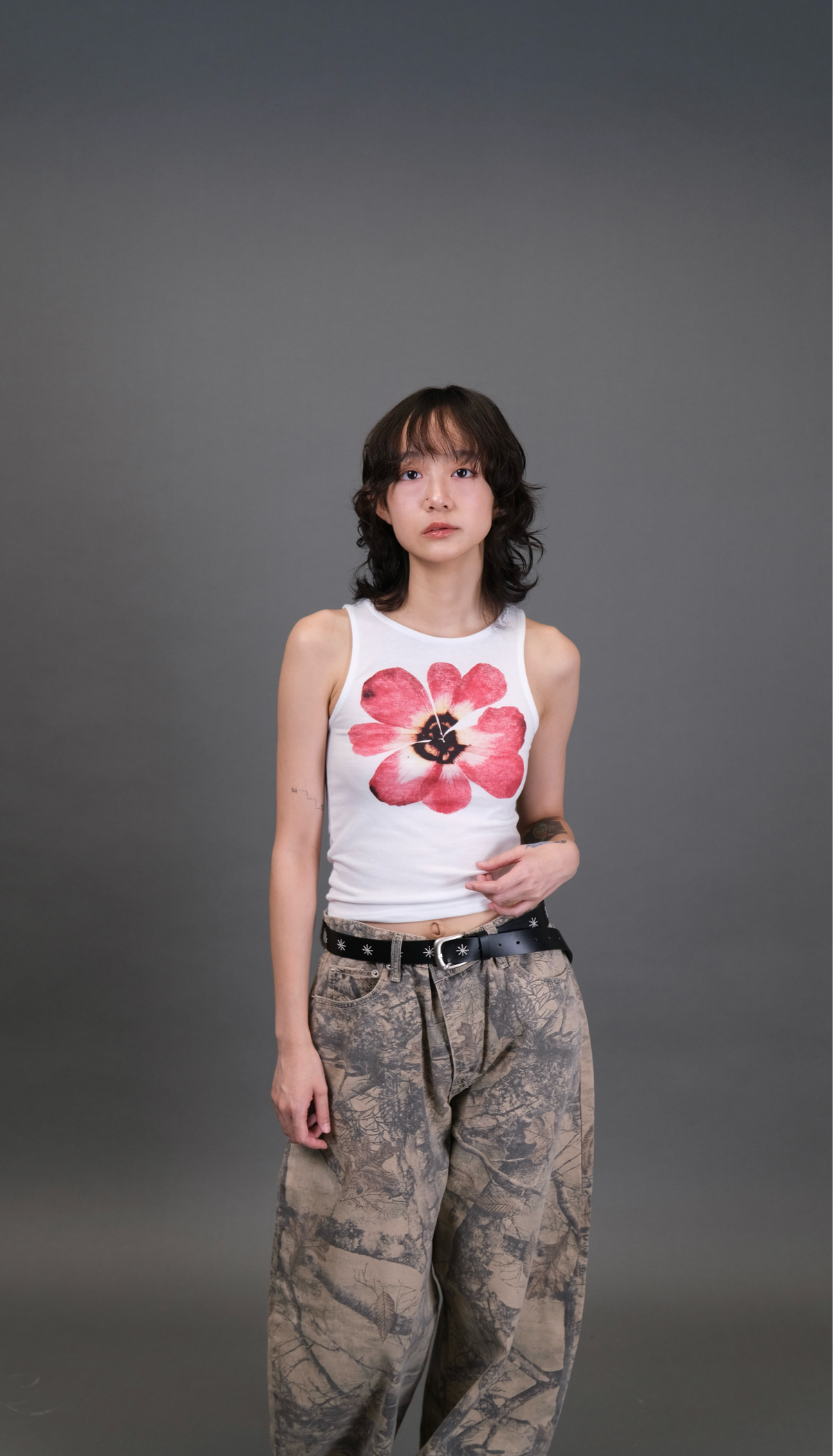 大花卉入肩背心