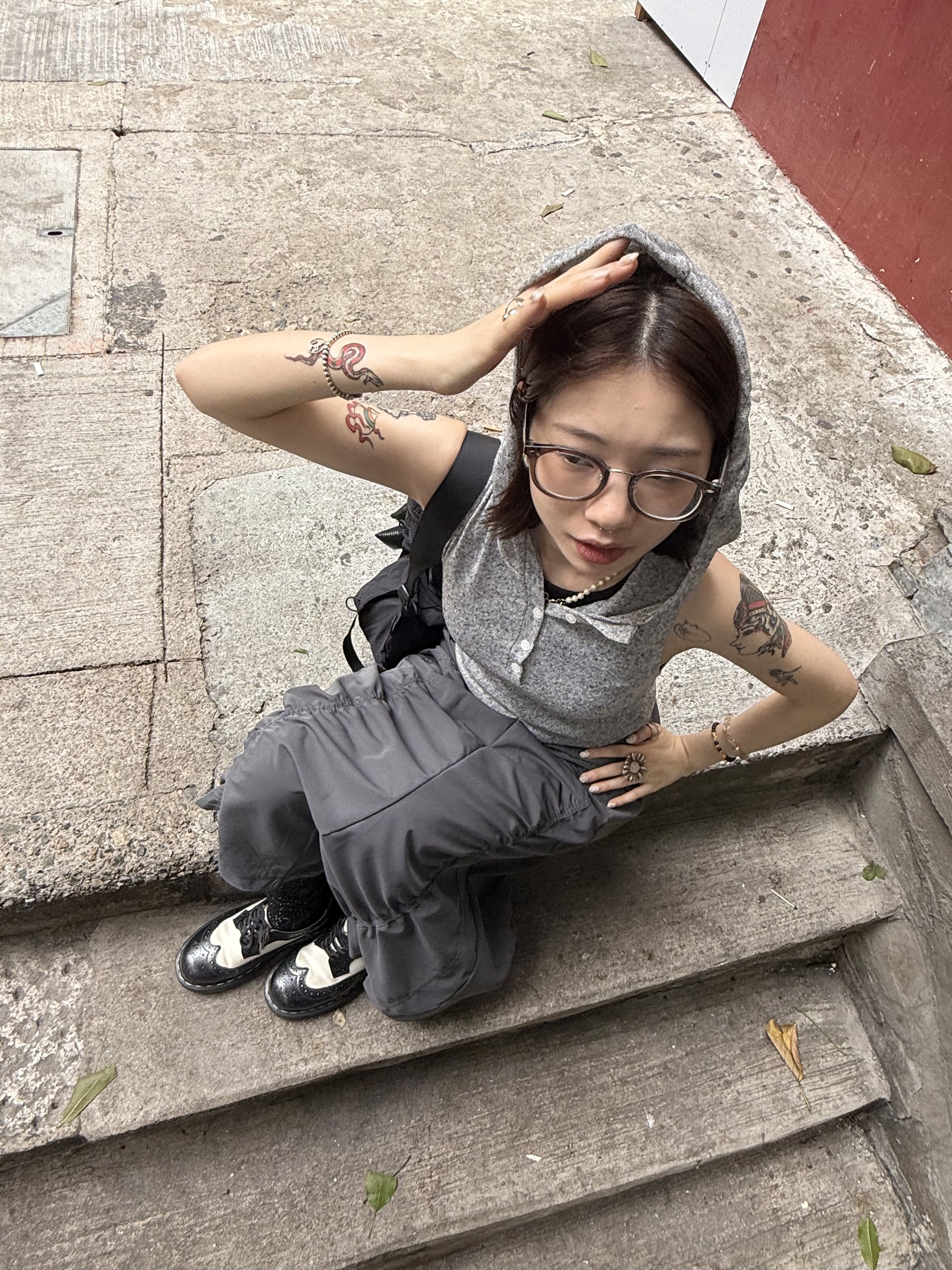 連帽透膚鈕扣背心