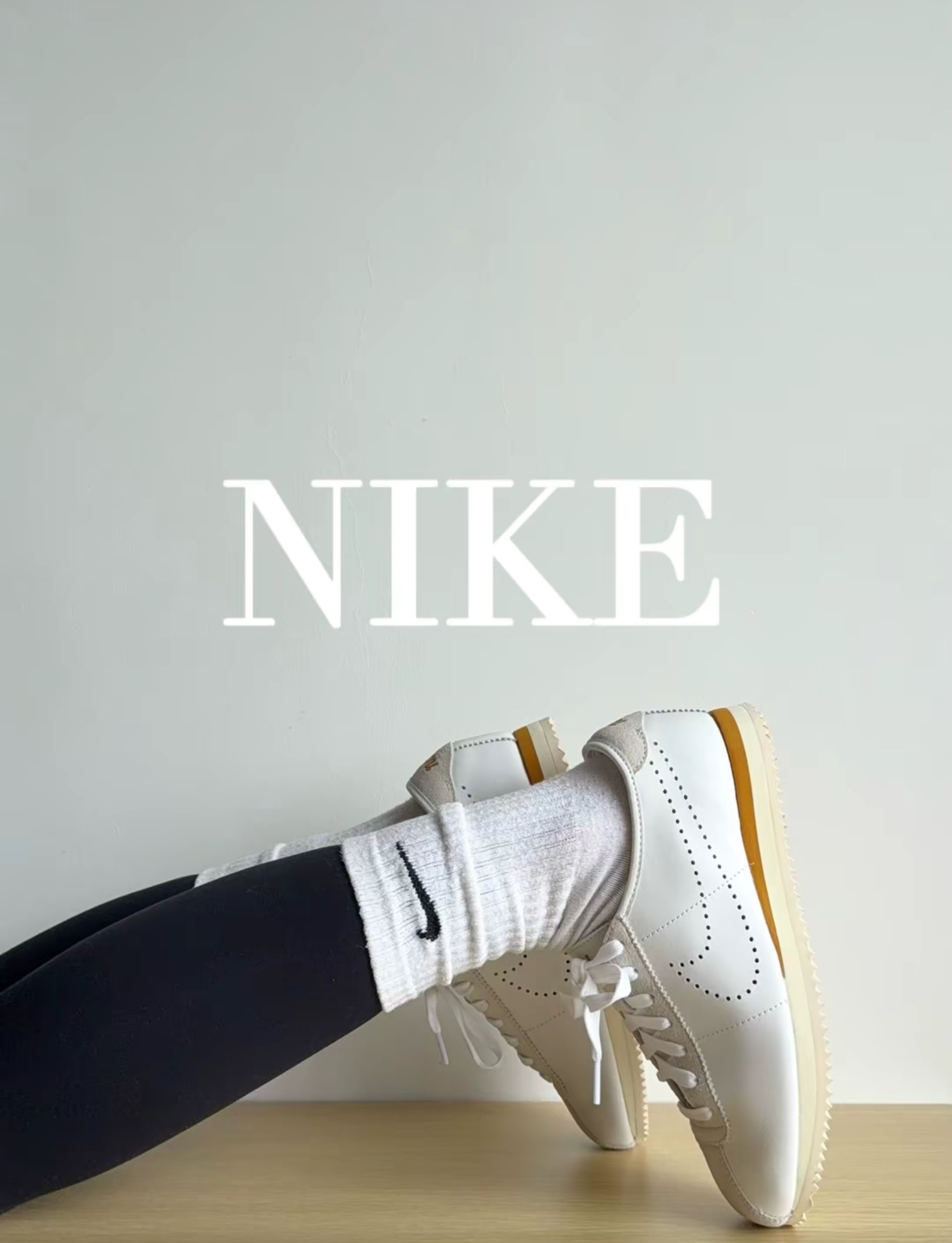 ナイキ] コルテッツ レザー W Cortez Leather ホワイト/ライトボーン