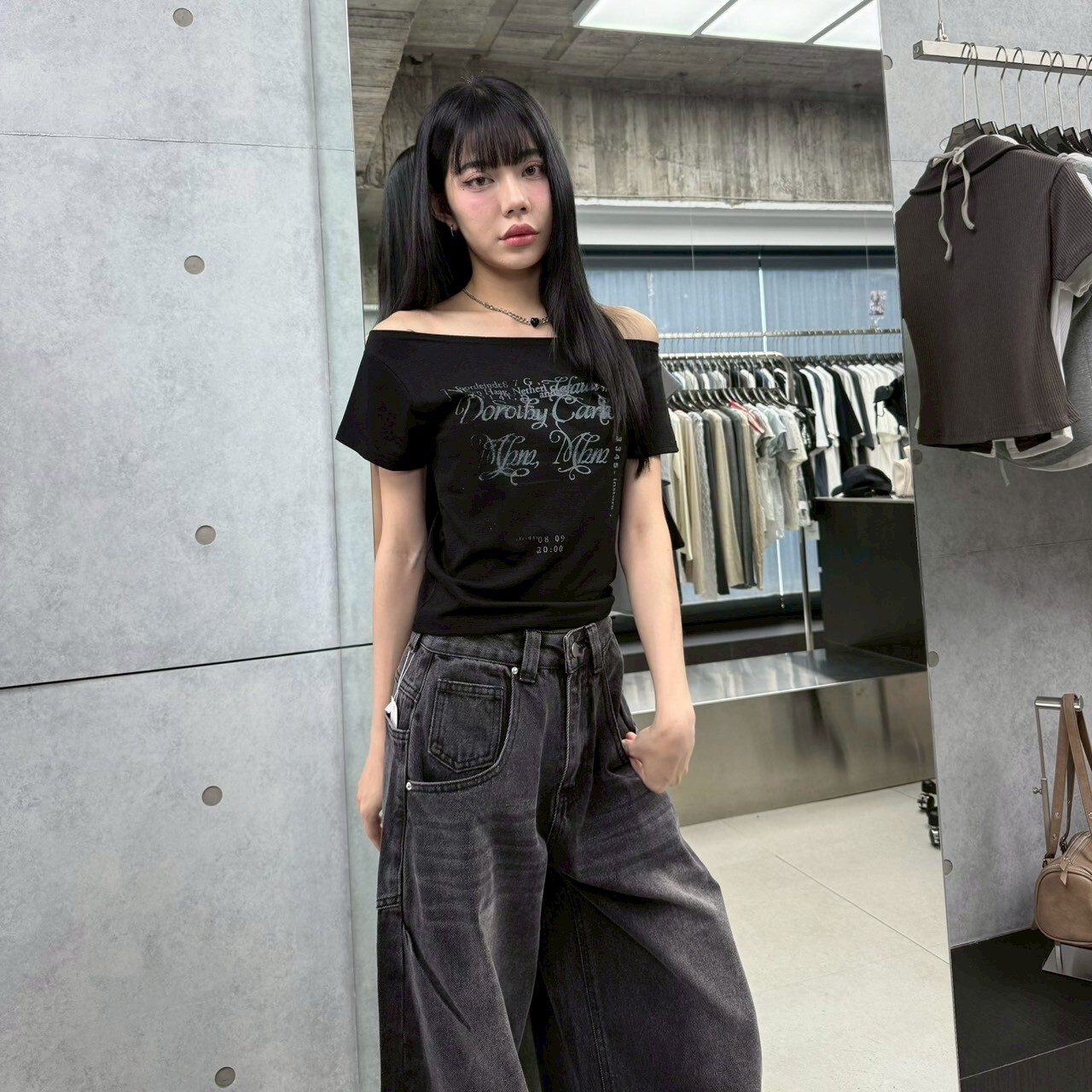 正韓美式復古字母斜領上衣