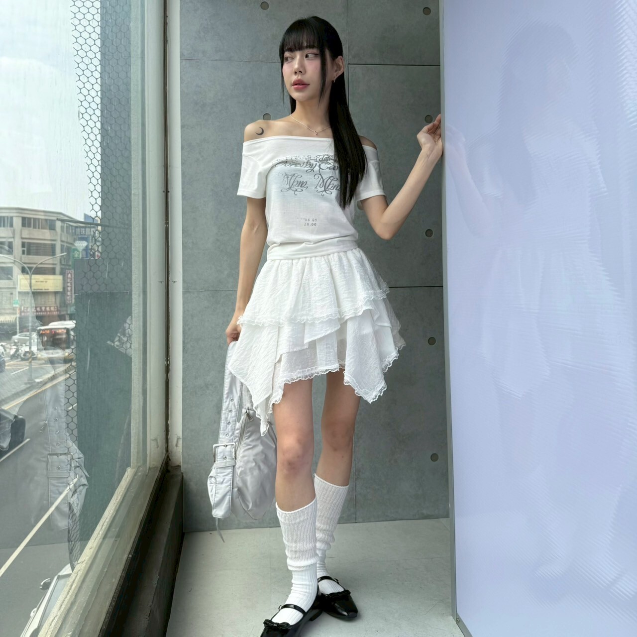 正韓美式復古字母斜領上衣