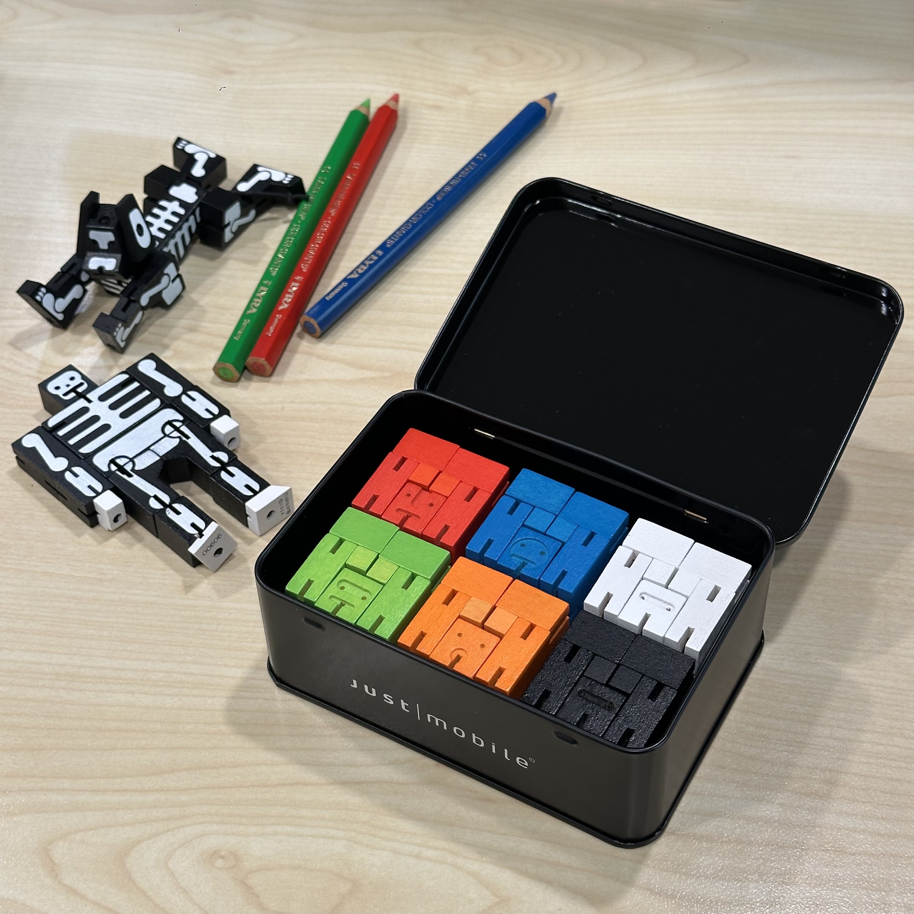 cubebot_酷比人_益智玩具_變形積木機器人_兒童聖誕交換禮物_療瘉公仔_居家辦公擺飾公仔_安全無毒親子互動_魔術方塊玩具