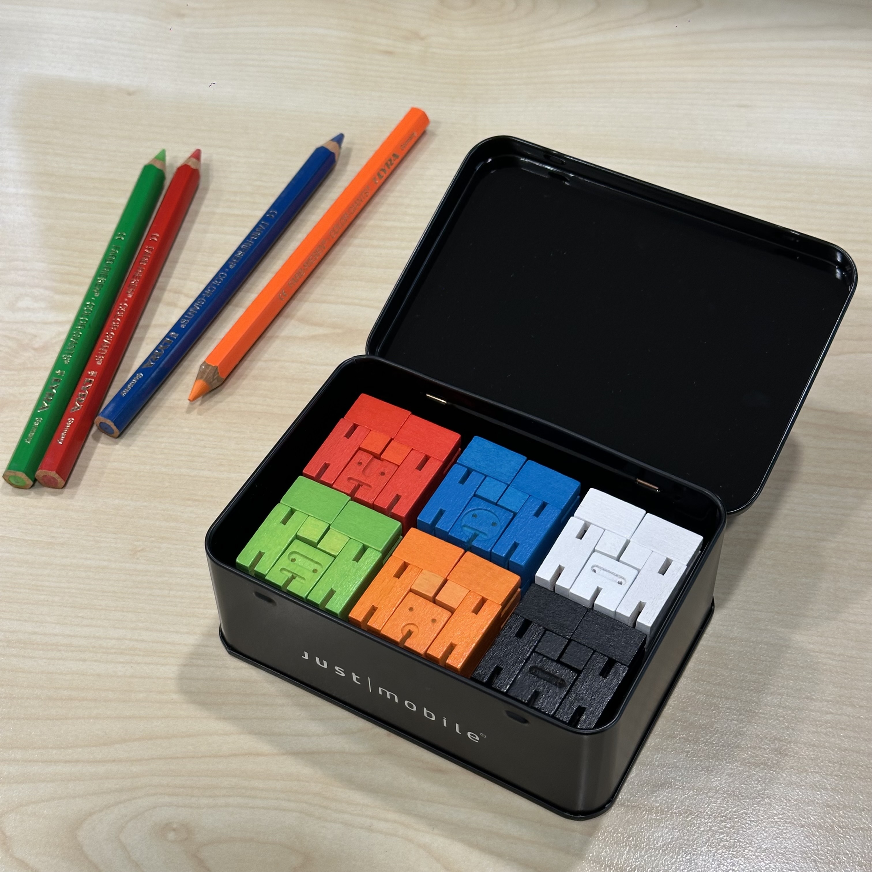 cubebot_酷比人_益智玩具_變形積木機器人_兒童聖誕交換禮物_療瘉公仔_居家辦公擺飾公仔_安全無毒親子互動_魔術方塊玩具