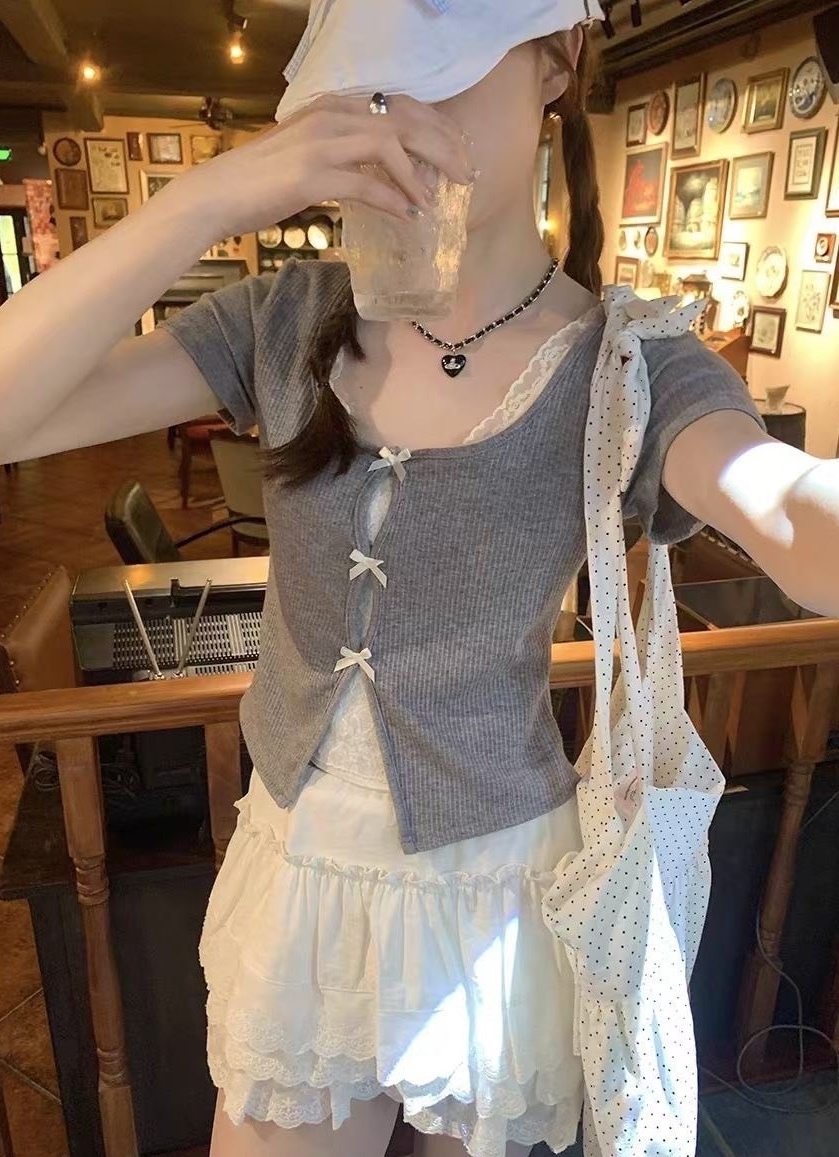 假兩件蕾絲邊蝴蝶結上衣