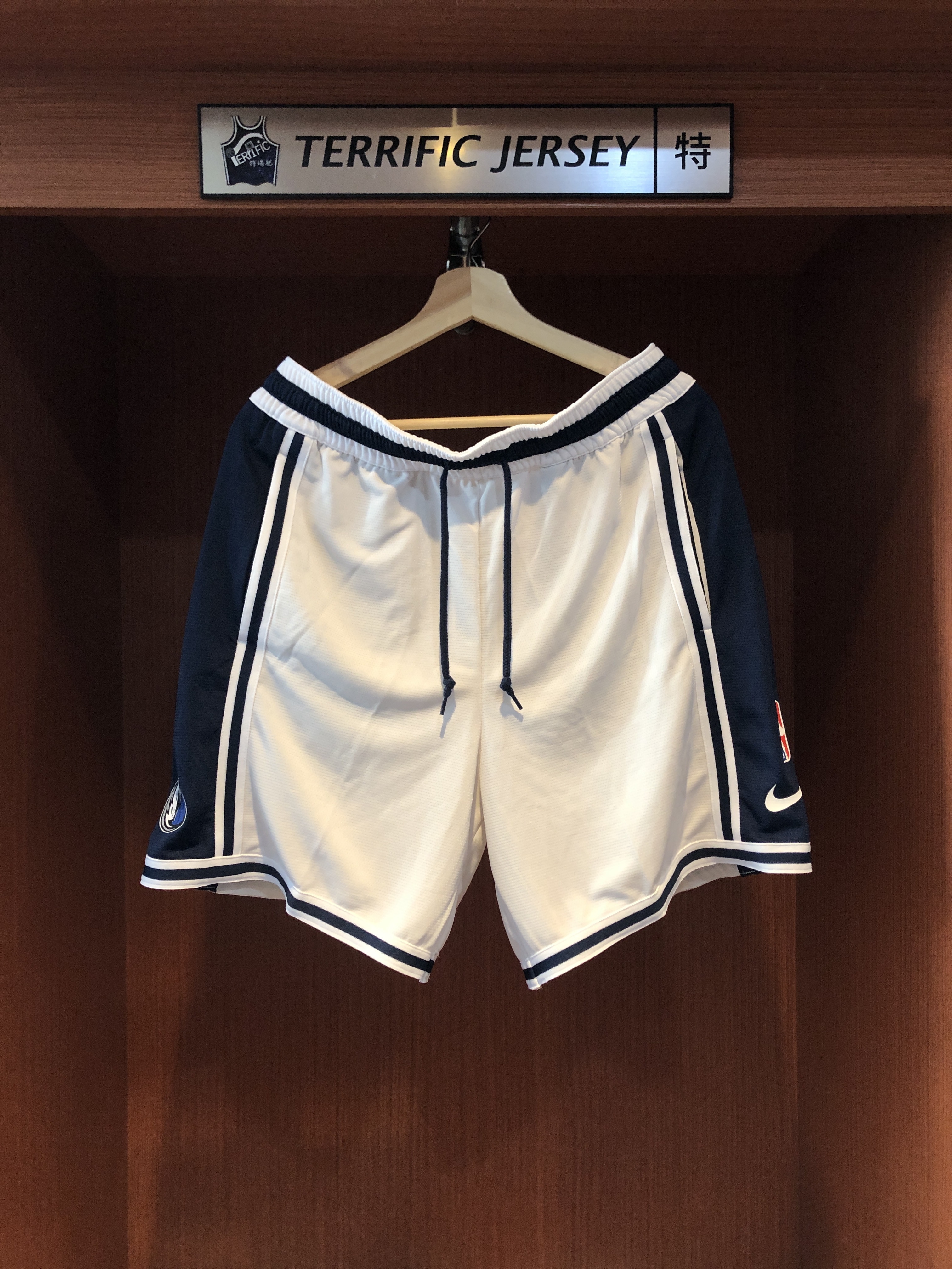 NBA球褲 Dallas Mavericks 達拉斯小牛 熱身球褲 白底深藍 Nike Performance Shorts 有口袋 全新