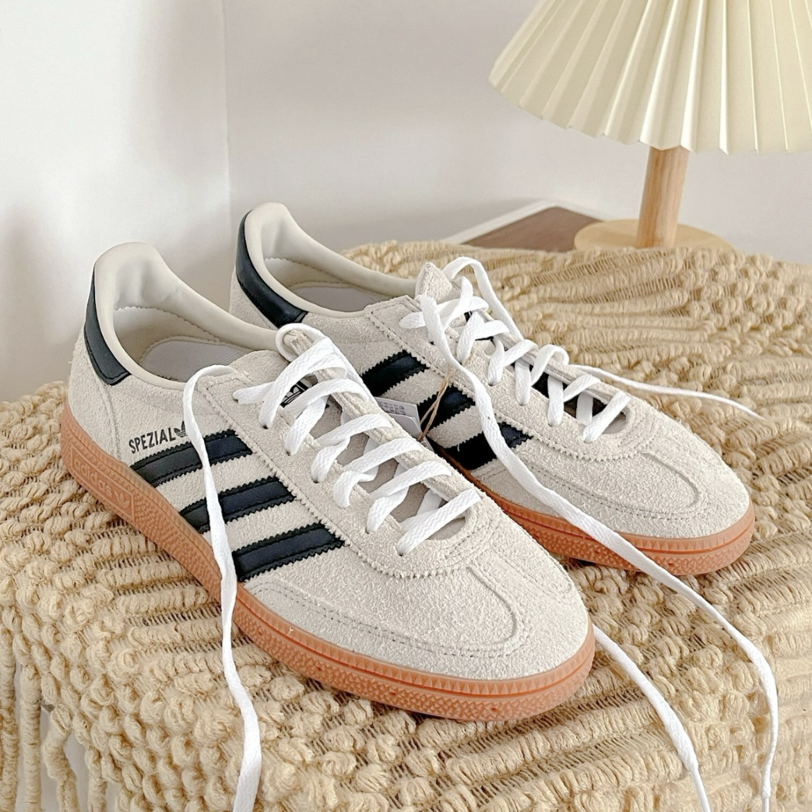 Adidas Handball Spezial 燕麥灰 米白 麂皮 復古 焦糖底 德訓鞋