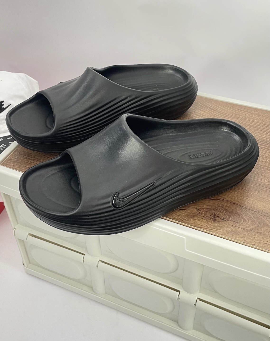 預購 Nike ReactX Rejuven8 拖鞋 黑魂