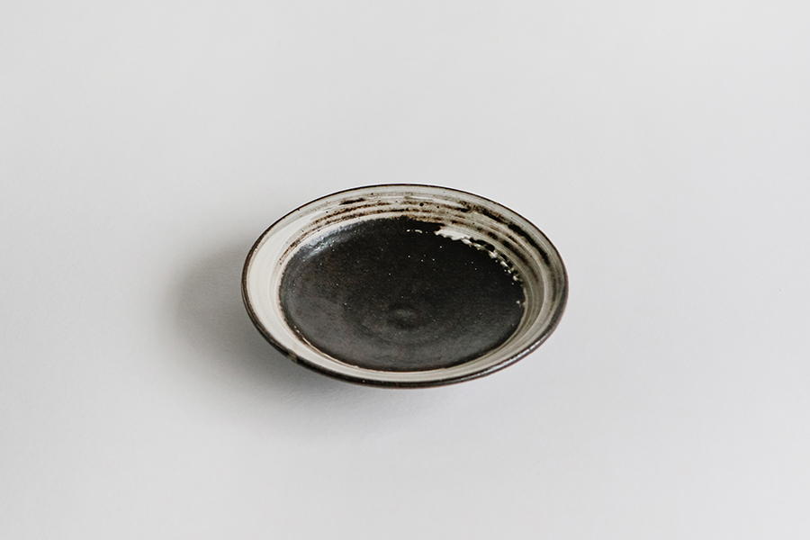 山田隆太郎 - 刷毛目5寸皿