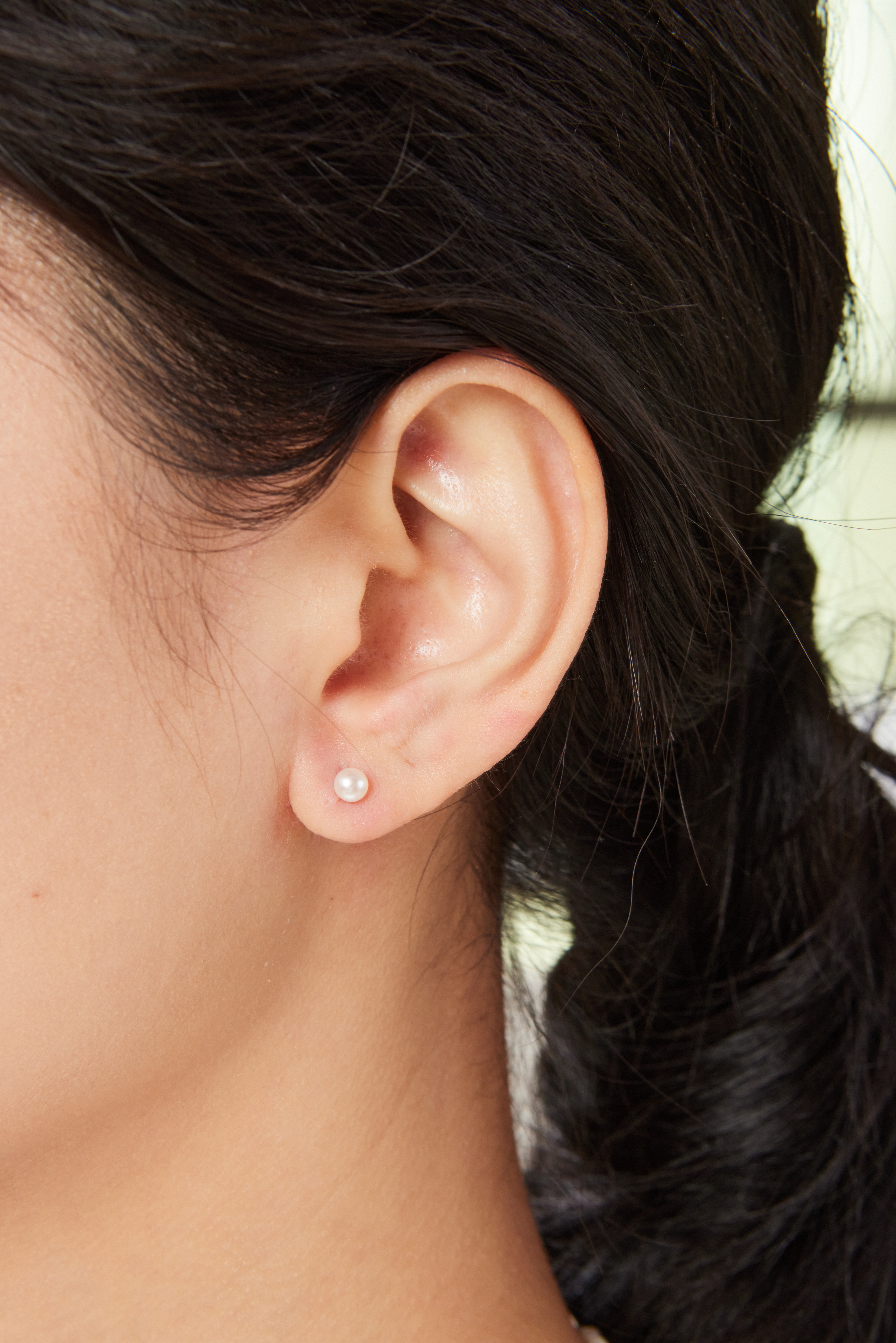 4-4.5mm 白色圓珍珠，精緻小巧，適合耳釘或細緻飾品