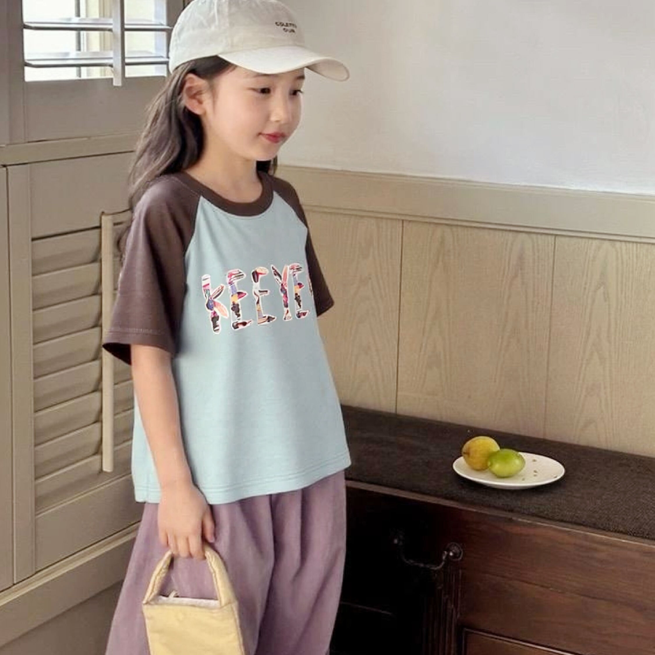 藝術貝殼拼字圓領上衣/短T＊二色 (H50411)