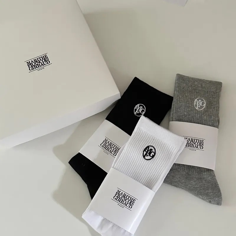 韓國 MARITHÉ FRANÇOIS GIRBAUD 經典Logo 刺繡襪 長襪禮盒3入組