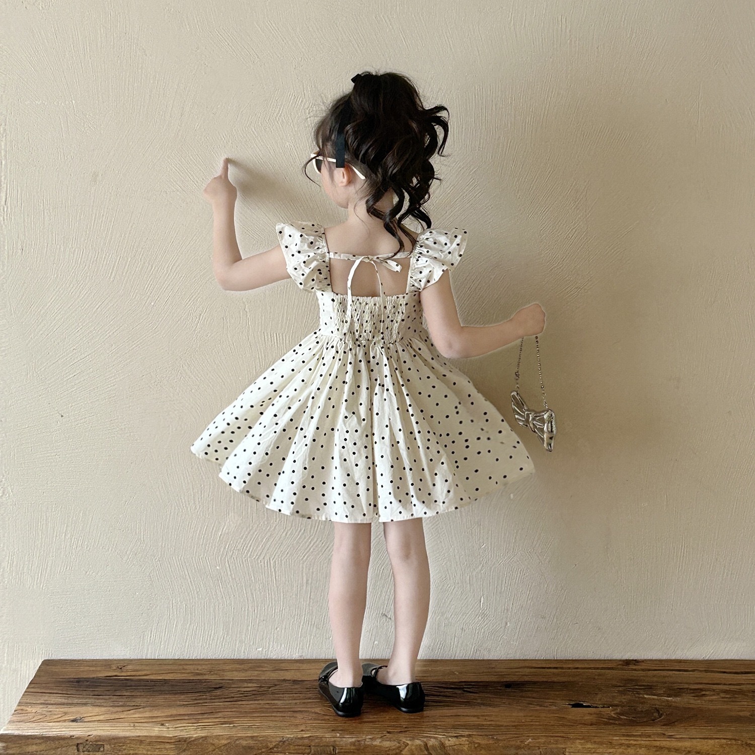 波點飛袖裙擺洋裝
