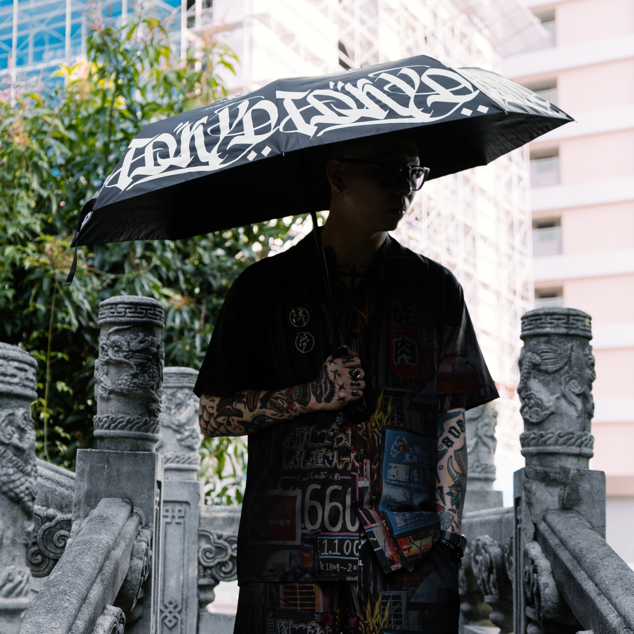 XCTRL 東京塗鴉字自動雨傘-黑(23吋)
