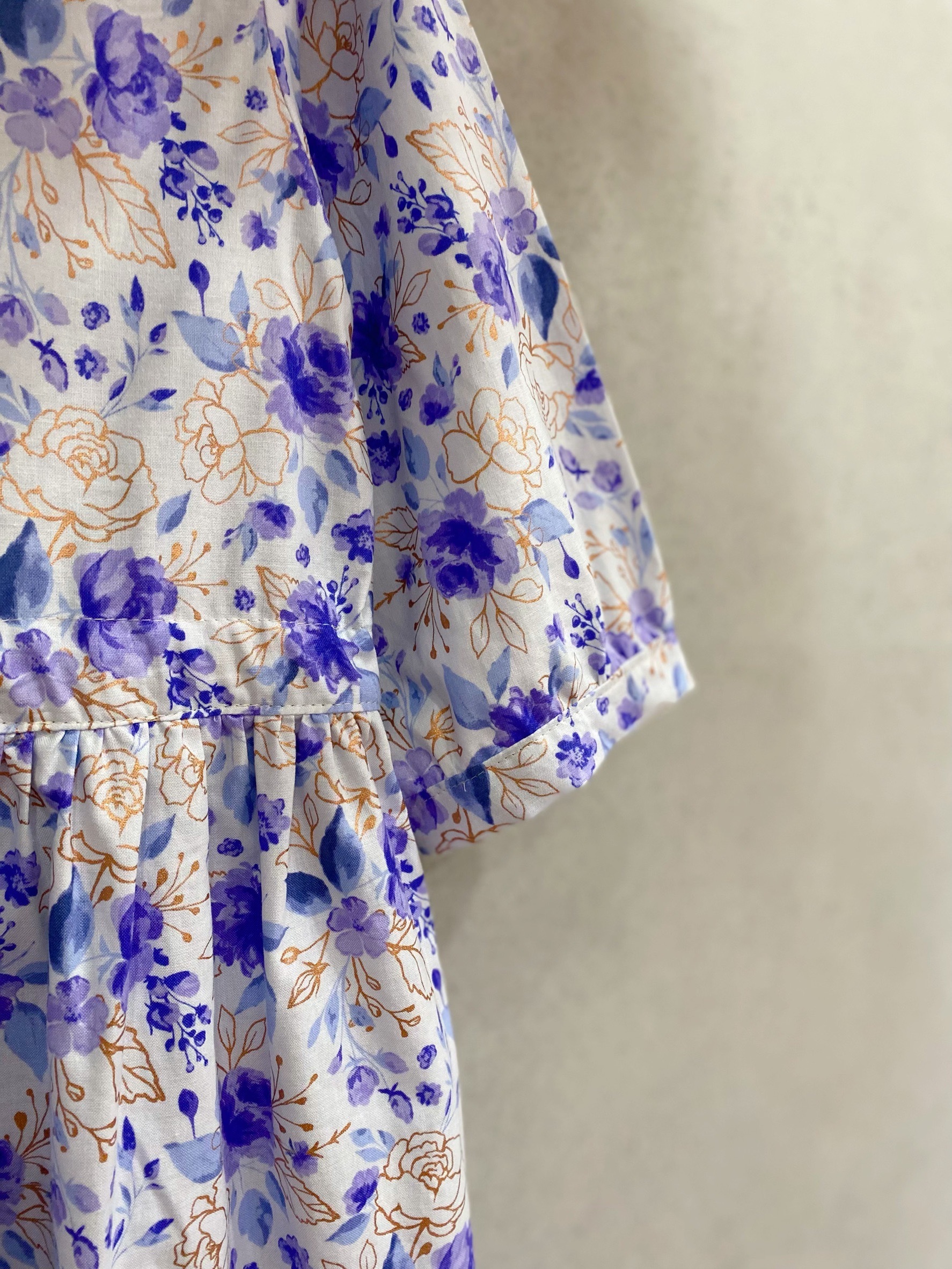 紫色與玫瑰金花卉 媽咪法式收腰洋裝