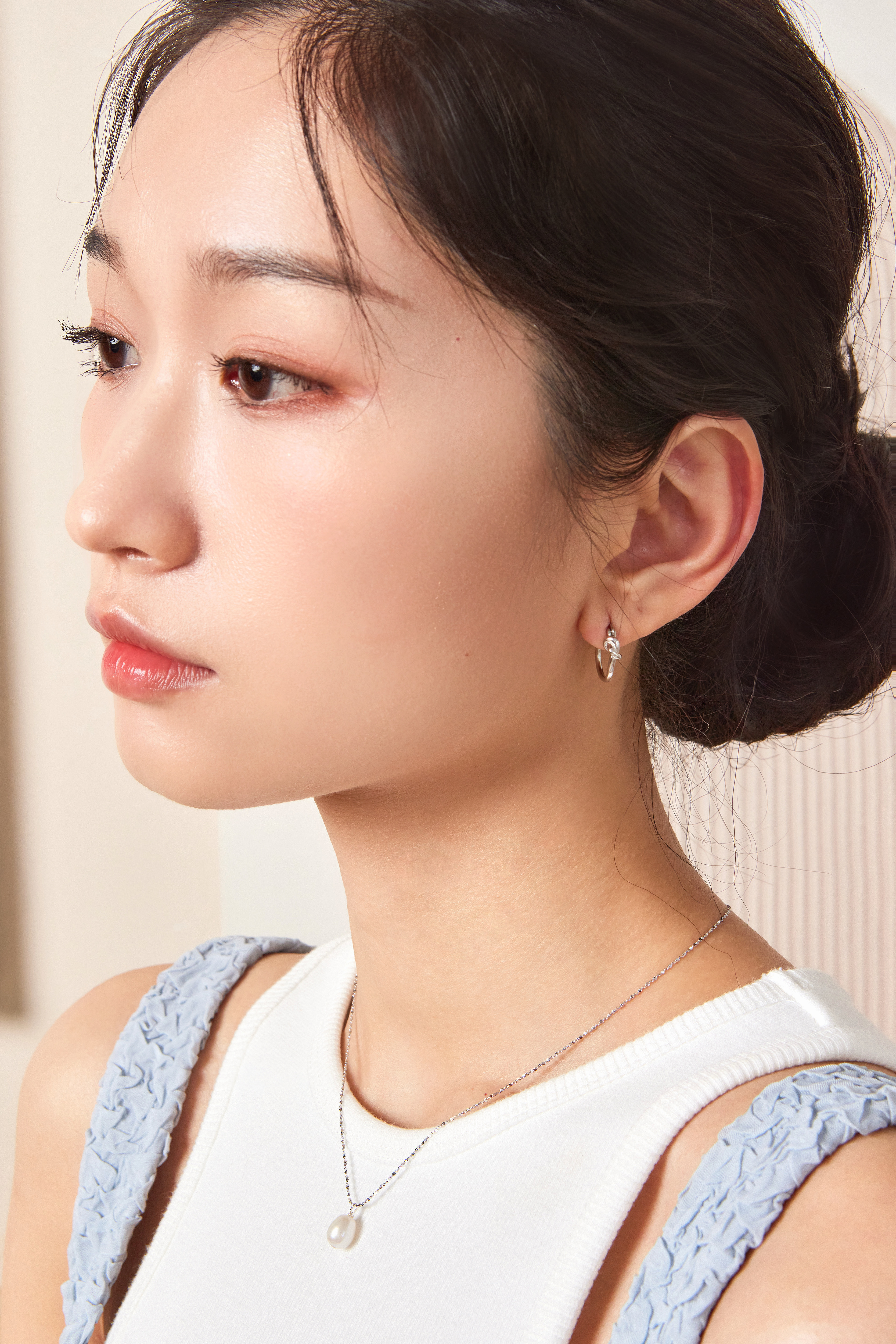 E2140  |  純銀紐結壓扣耳環