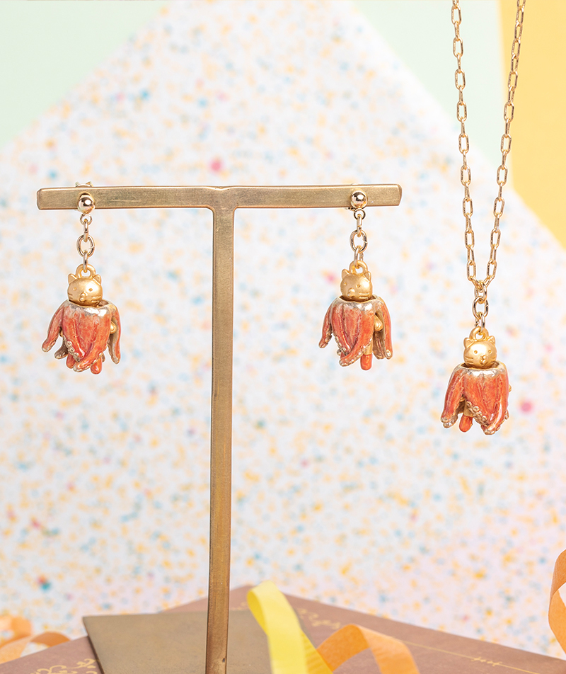 穿著章魚服裝的貓耳環/頸鏈